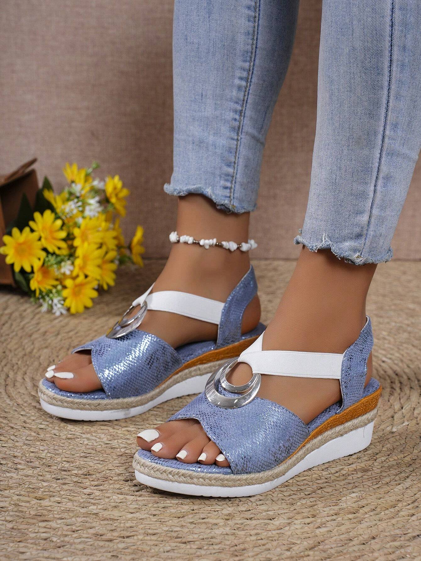 New Summer Casual Wedge Heel Platform Sandals With Metal Buckle Decoration, Lightweight Sole, Peep Toe, Flexible Strap