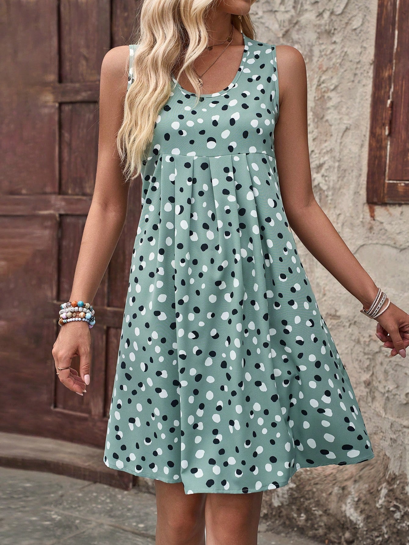 EMERY ROSE Black & White Polka Dot Round Neck Pleated Sleeveless Casual Summer Dress For Women