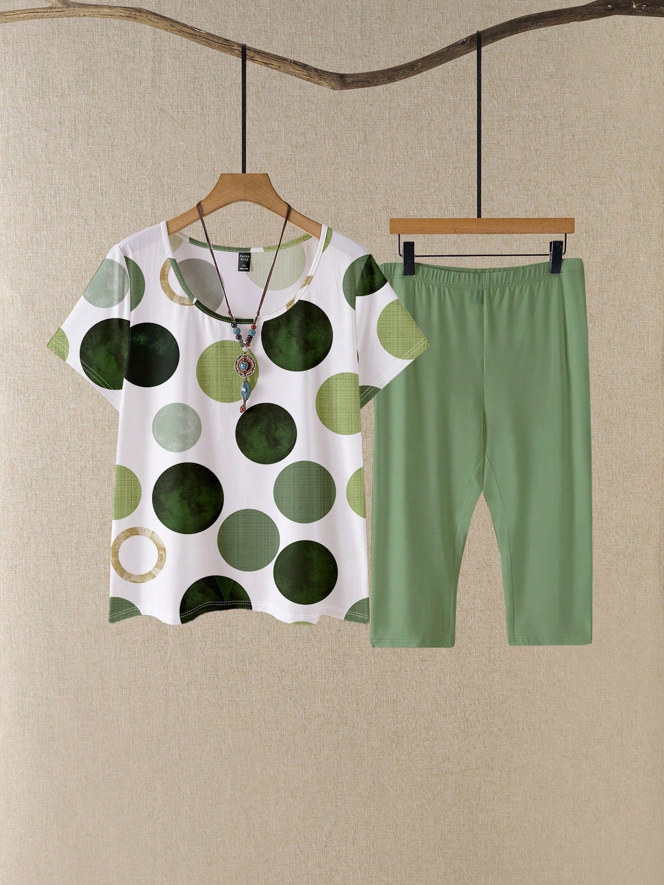 EMERY ROSE Plus Size Women's Summer Casual Polka Dot Print T-Shirt And Capri Leggings Set