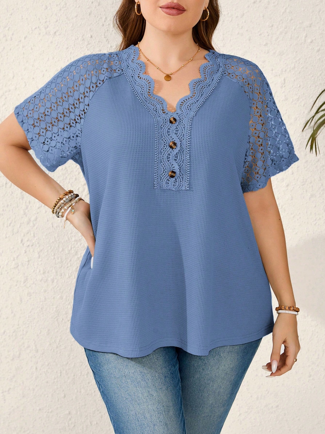 EMERY ROSE Plus Size Women's Casual Contrast Lace V-Neck Short Sleeve T-Shirt, Summer