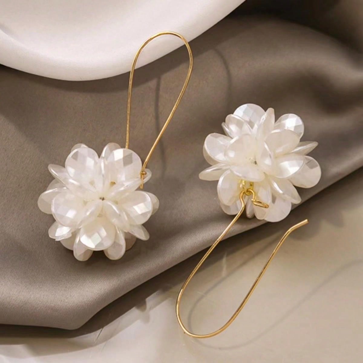 1pair French Style Exaggerated Design Long Ball Flower Earrings For Women, Simple White Petal Geometric Ear Studs Elegant Ear Drops For Women