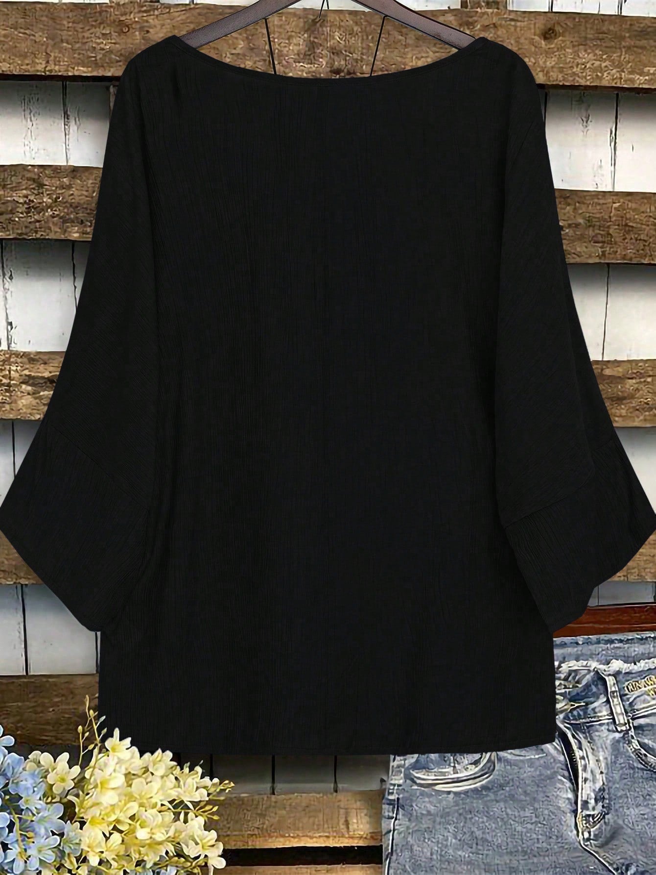 LUNE Plus Solid Batwing Sleeve Blouse