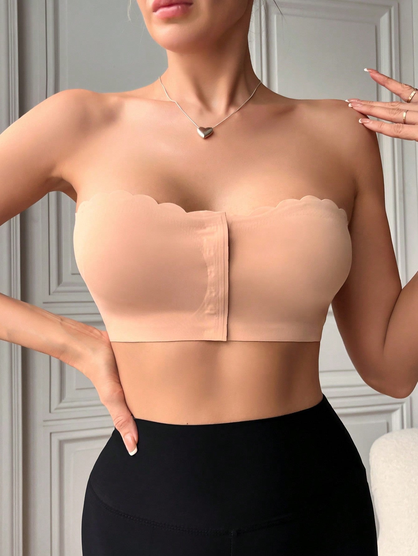 Women Strapless Bra - Seamless Smooth Construction, Solid Color, Wire-Free Comfort - Scallop Trim Design With Anti-Rolling Silicone Grip For Secure, Casual Style, Lingerie