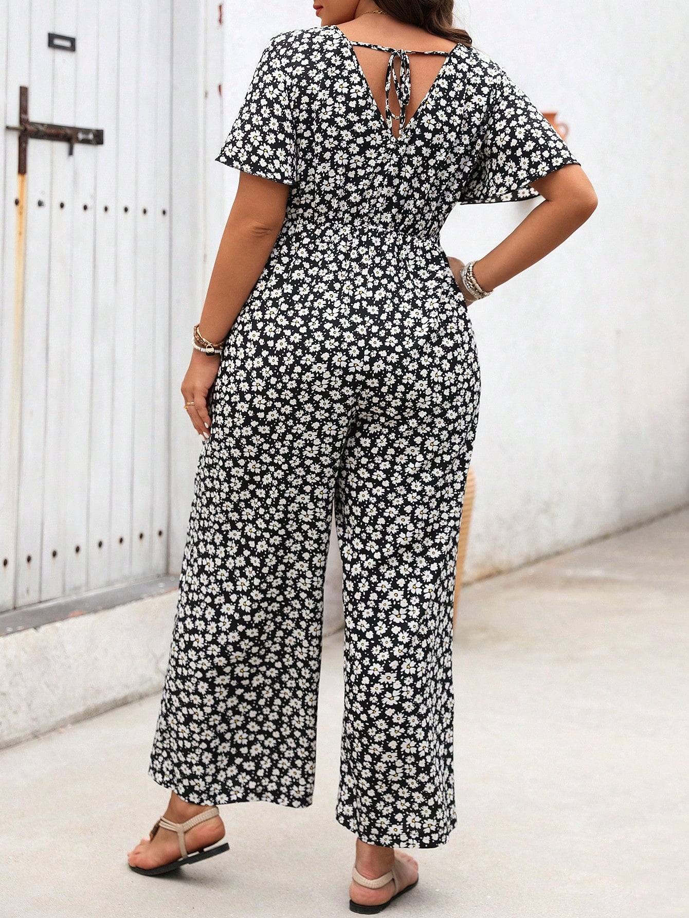 LUNE Plus Size Vacation & Leisure Floral Patterned Jumpsuit With Cinched Waist