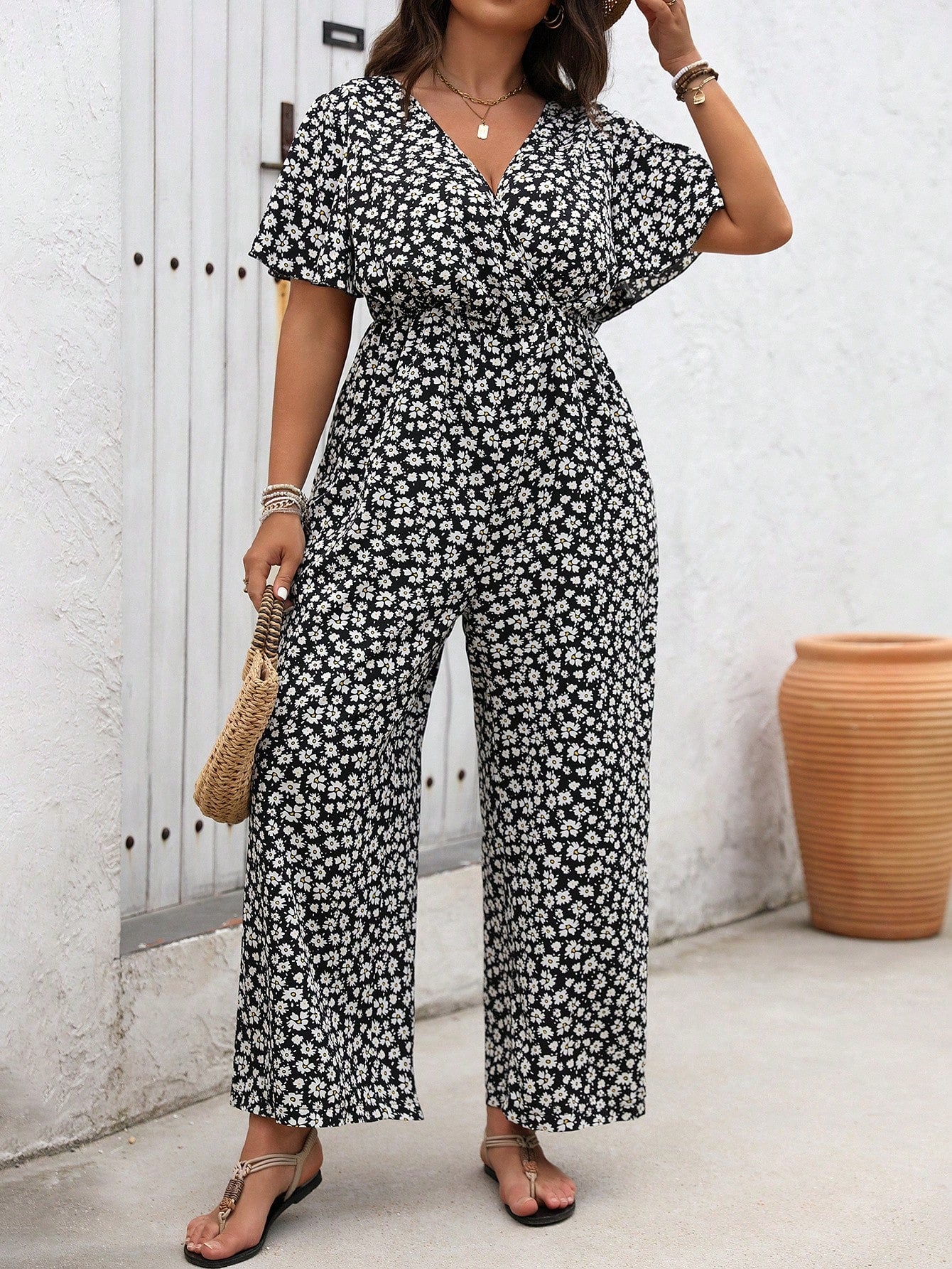 LUNE Plus Size Vacation & Leisure Floral Patterned Jumpsuit With Cinched Waist