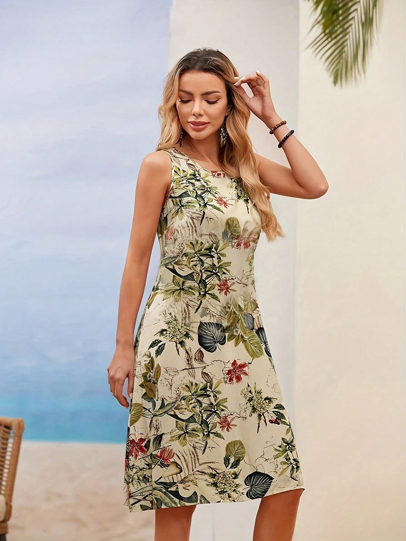 Fashionable & Comfortable Sleeveless Ditsy Floral Dress, Summer, Random Print - Non-Position Printing