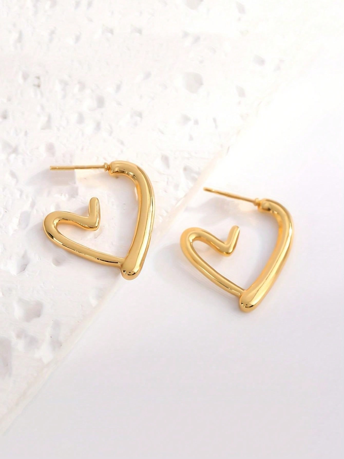 1 Pair Hollow Heart Stud Earrings Simple Women's Fashion Ear Accessories Gifts For Parties And Birthdays