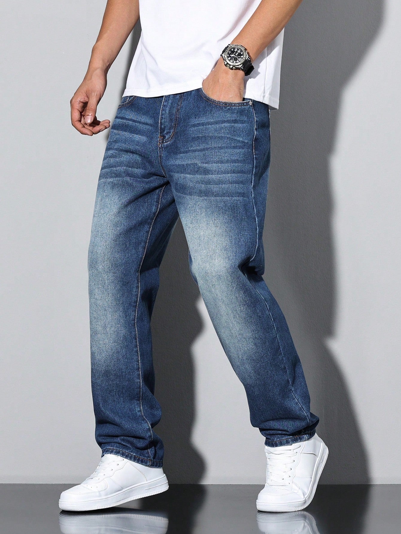 Manfinity Homme Men Washed Faded Denim Jeans