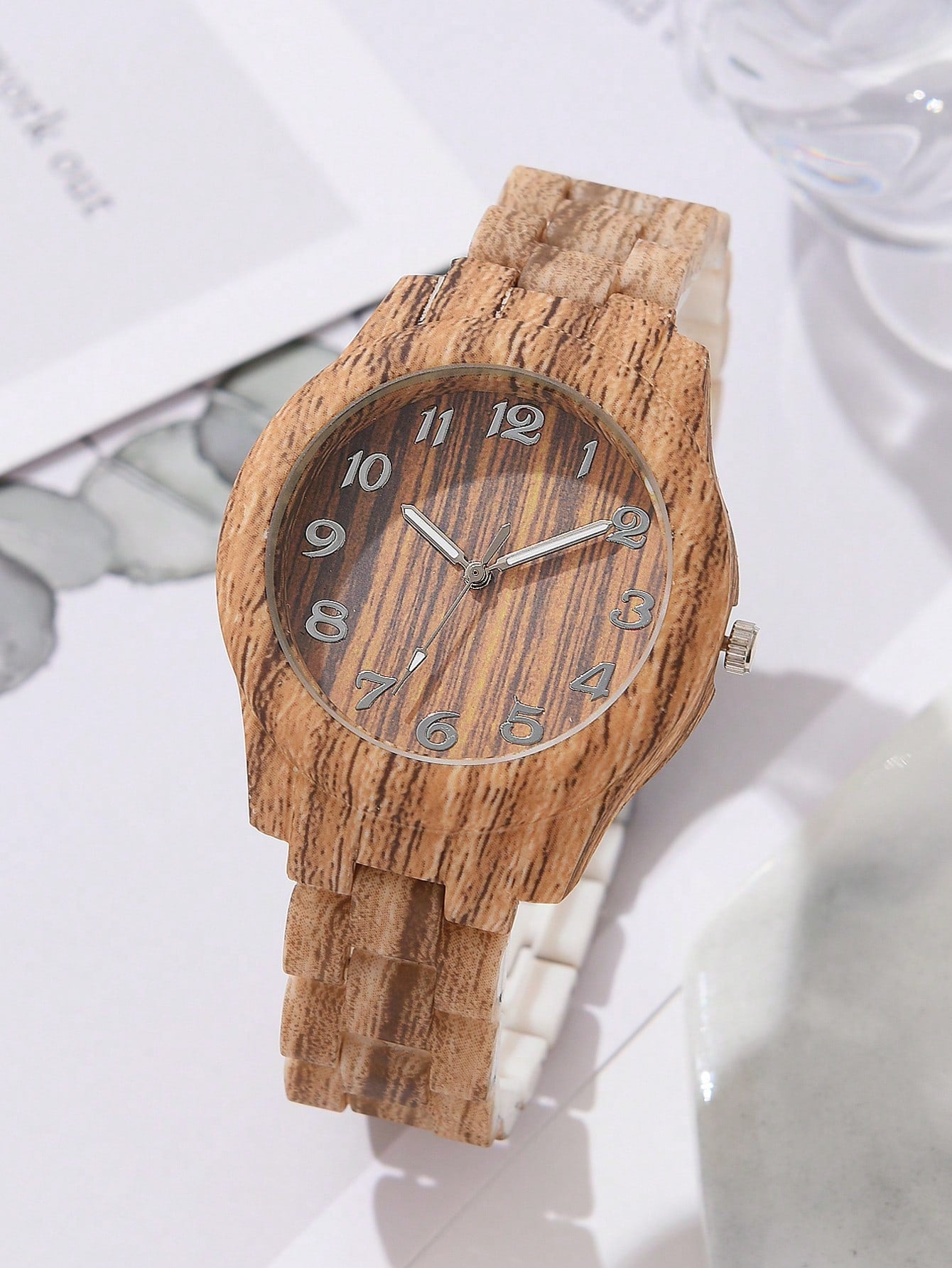 4pcs Lady's Brown Wood Grain Watch Strap Fashionable Casual Retro Digital Scale Circular Dial Women's Quartz Watch Bracelet Set Suitable For Daily Wear Decoration As A Holiday Gift For Friends And Mothers