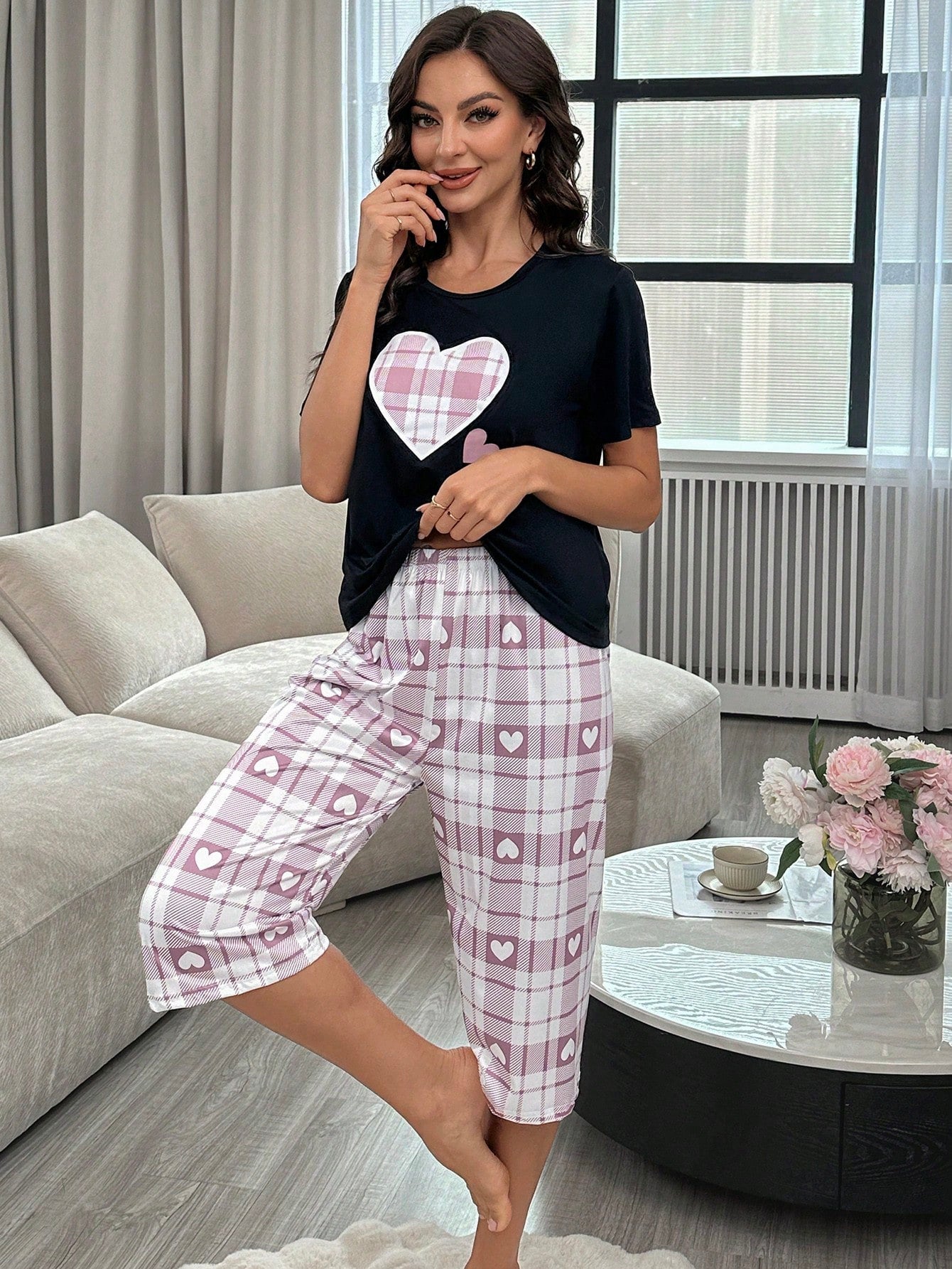 Women's Heart Printed Pajama Set, Round Neck Short Sleeve Shirt And Plaid Shorts