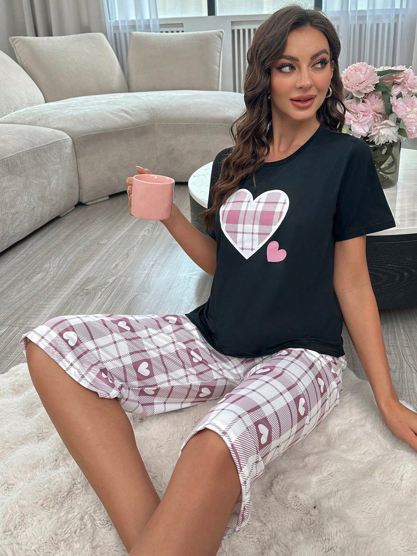 Women's Heart Printed Pajama Set, Round Neck Short Sleeve Shirt And Plaid Shorts