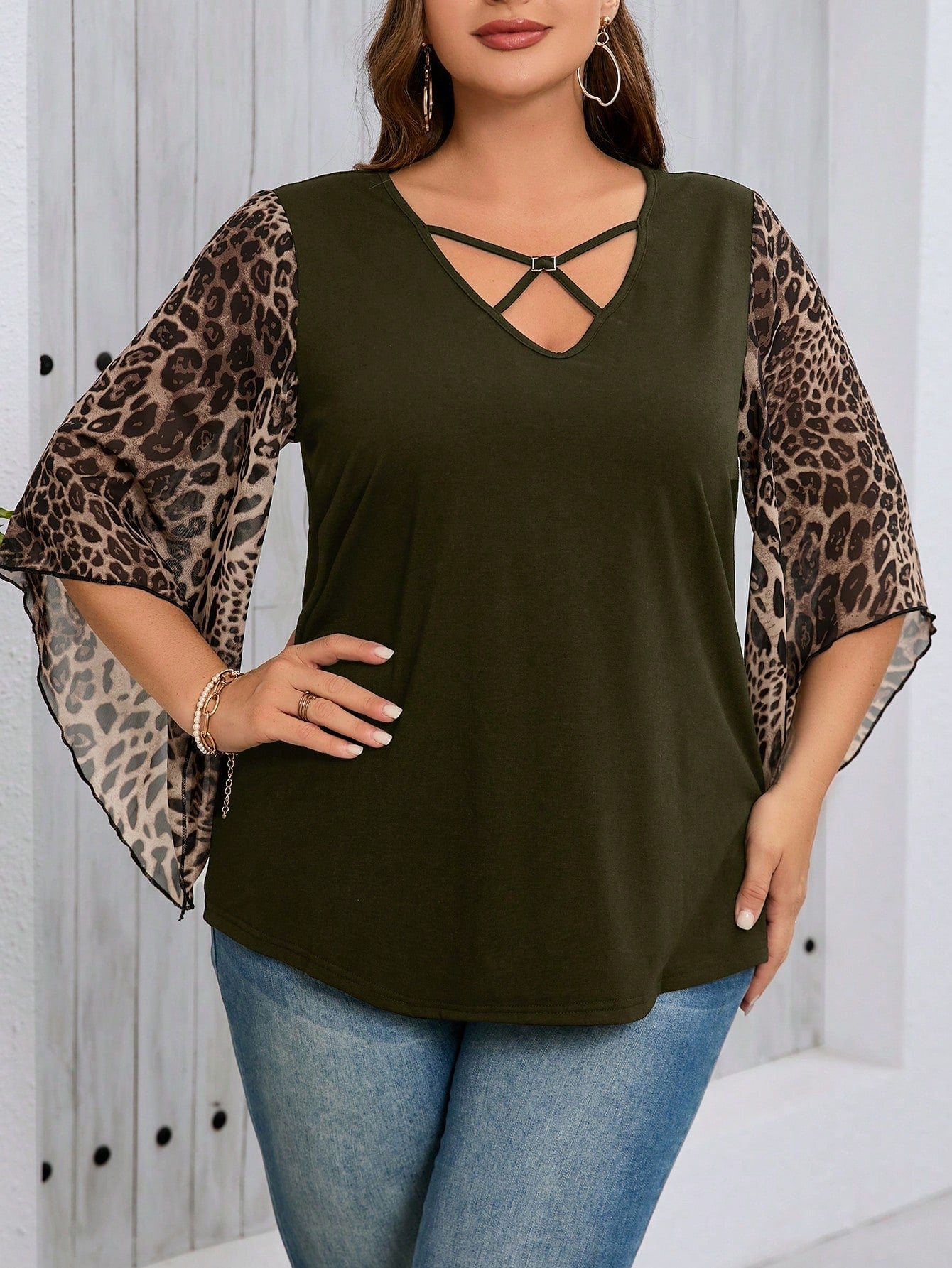 EMERY ROSE Plus Size Women's Leopard Print Patchwork Flare Sleeve T-Shirt