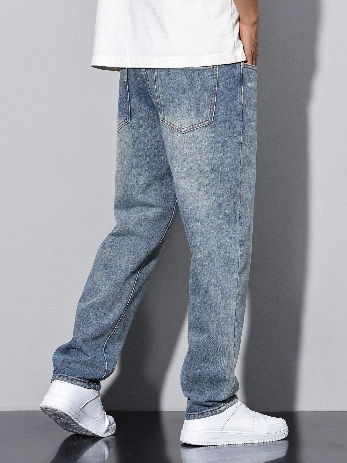 Manfinity Homme Men Washed Faded Denim Jeans