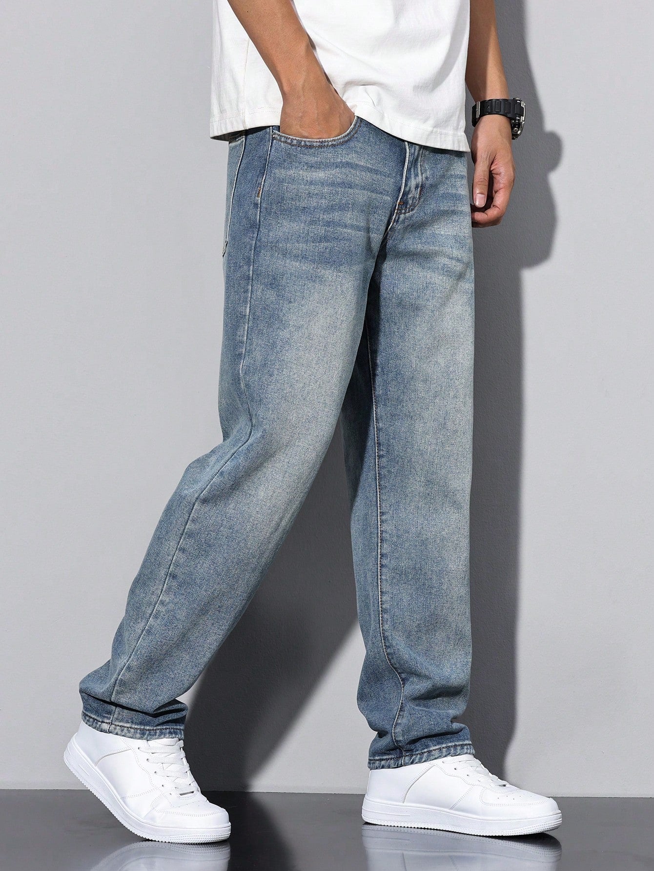 Manfinity Homme Men Washed Faded Denim Jeans