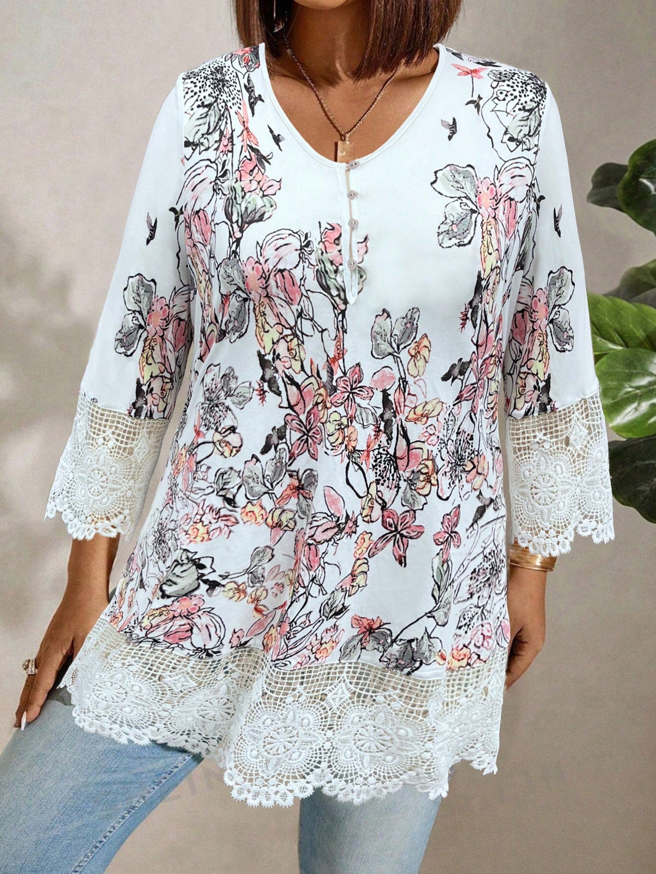 LUNE Plus Size V-Neck Floral Embroidery Lace Patchwork Elegant T-Shirt Graphic Tees Women Tops