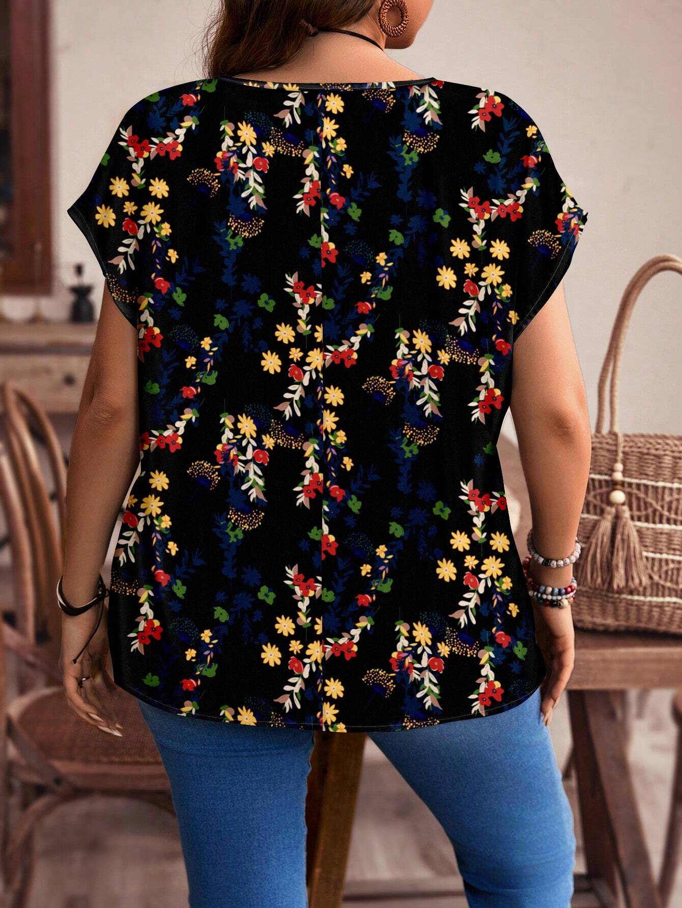 EMERY ROSE Plus Size Red Floral Pattern Casual All-Over Print Button-Up Shirt, Suitable For Autumn