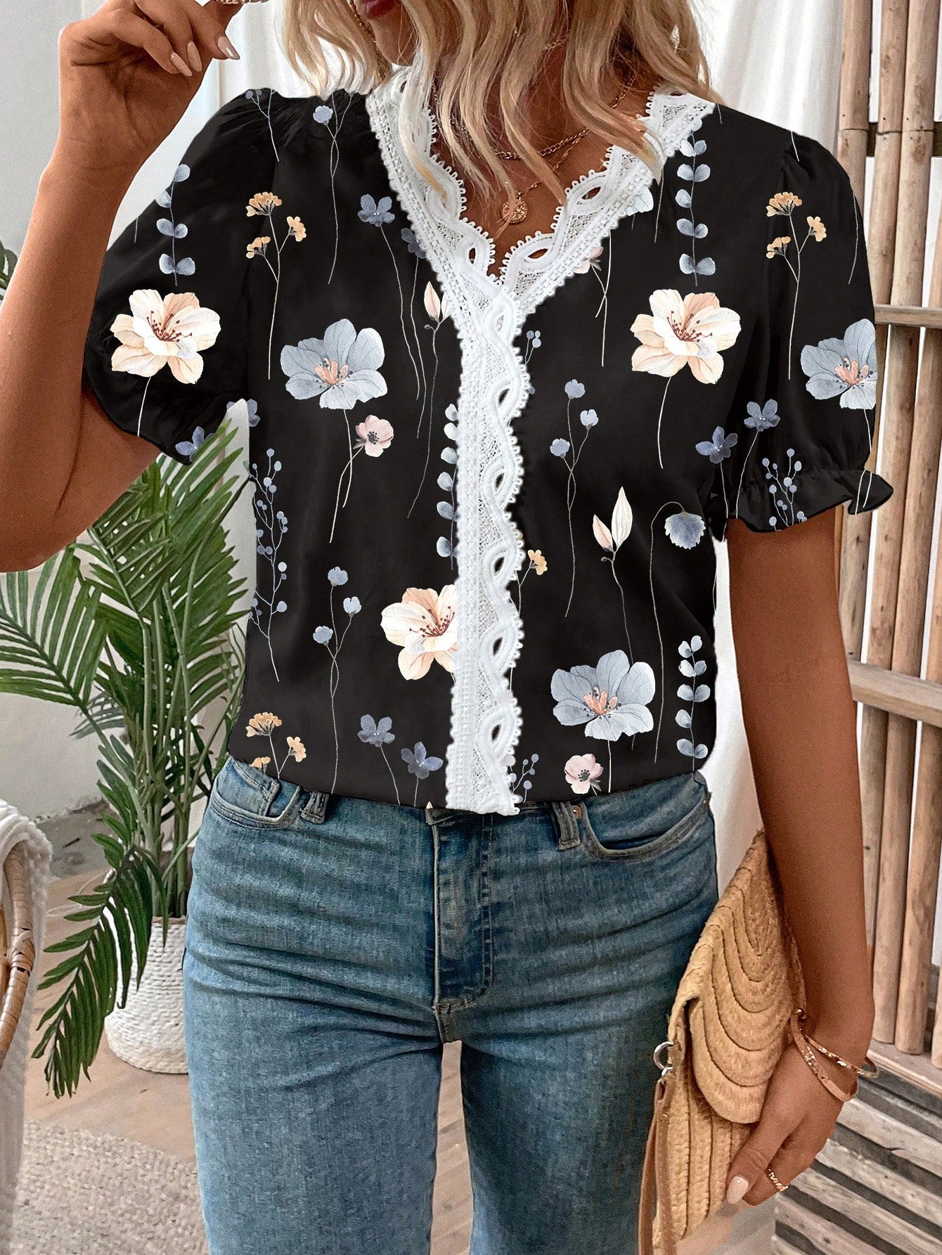 Relaxiva Women's Vacation Leisure Floral Print Contrast Lace Puff Sleeve Shirt