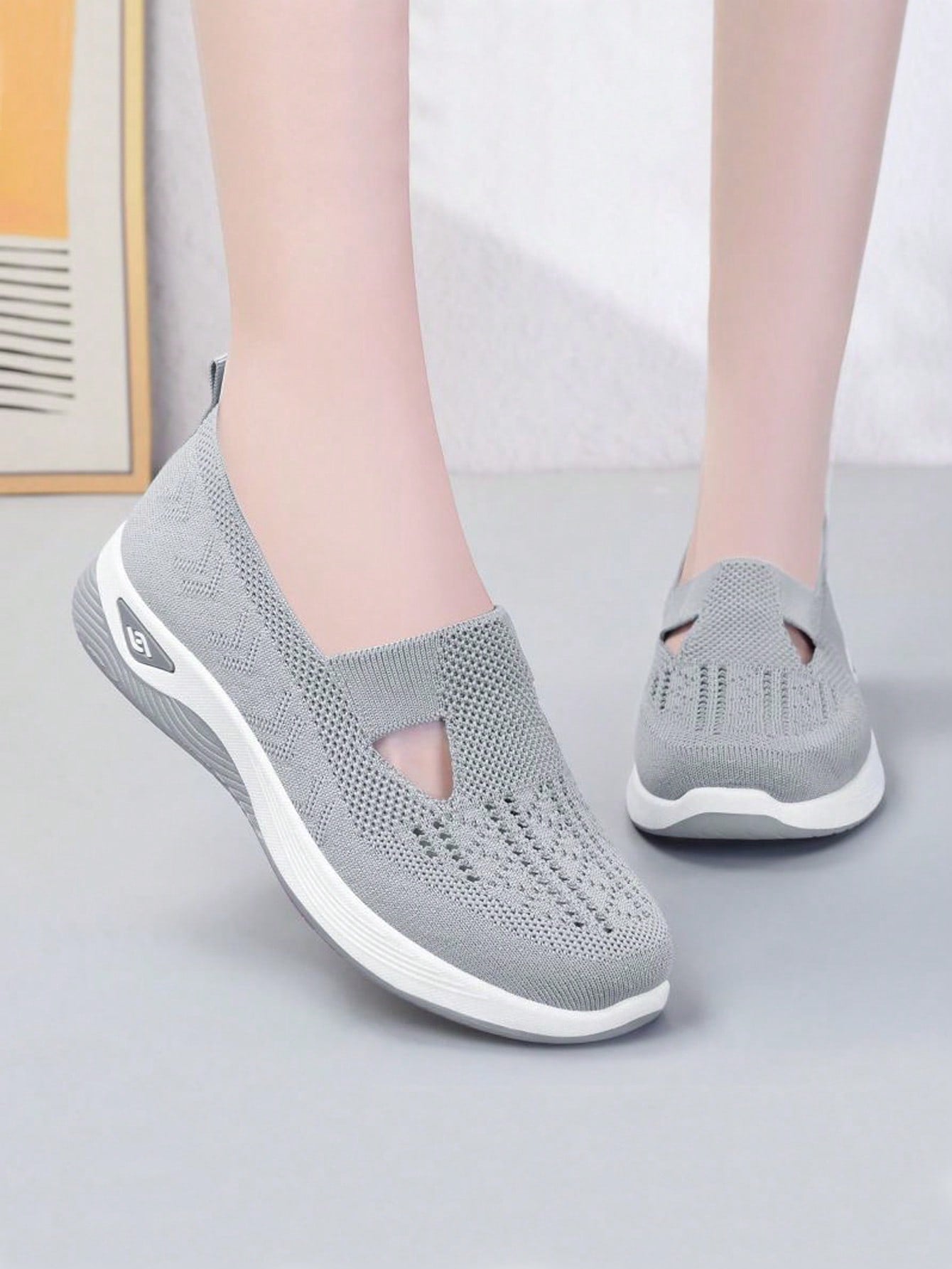 Women's Casual Flat Shoes Comfortable Breathable Athletic Slip-On Sneakers