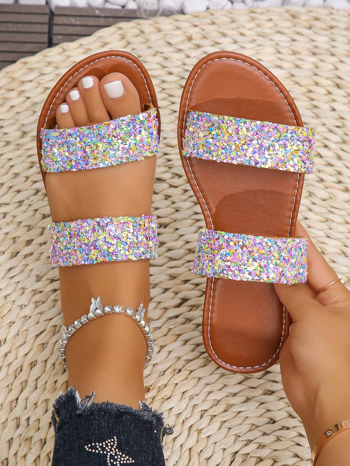 Women's Sparkling Glitter Decorated Slippers, Casual Flat Sandals For Summer Beach