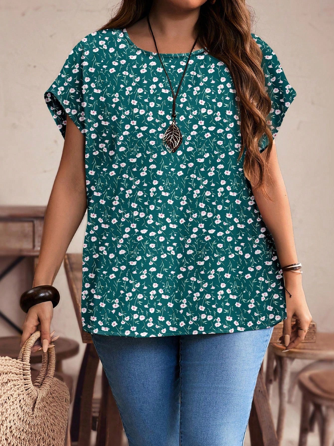 EMERY ROSE Casual Simple Retro Floral Loose Round Neck Short Sleeve Plus Size Shirt, Suitable For Summer