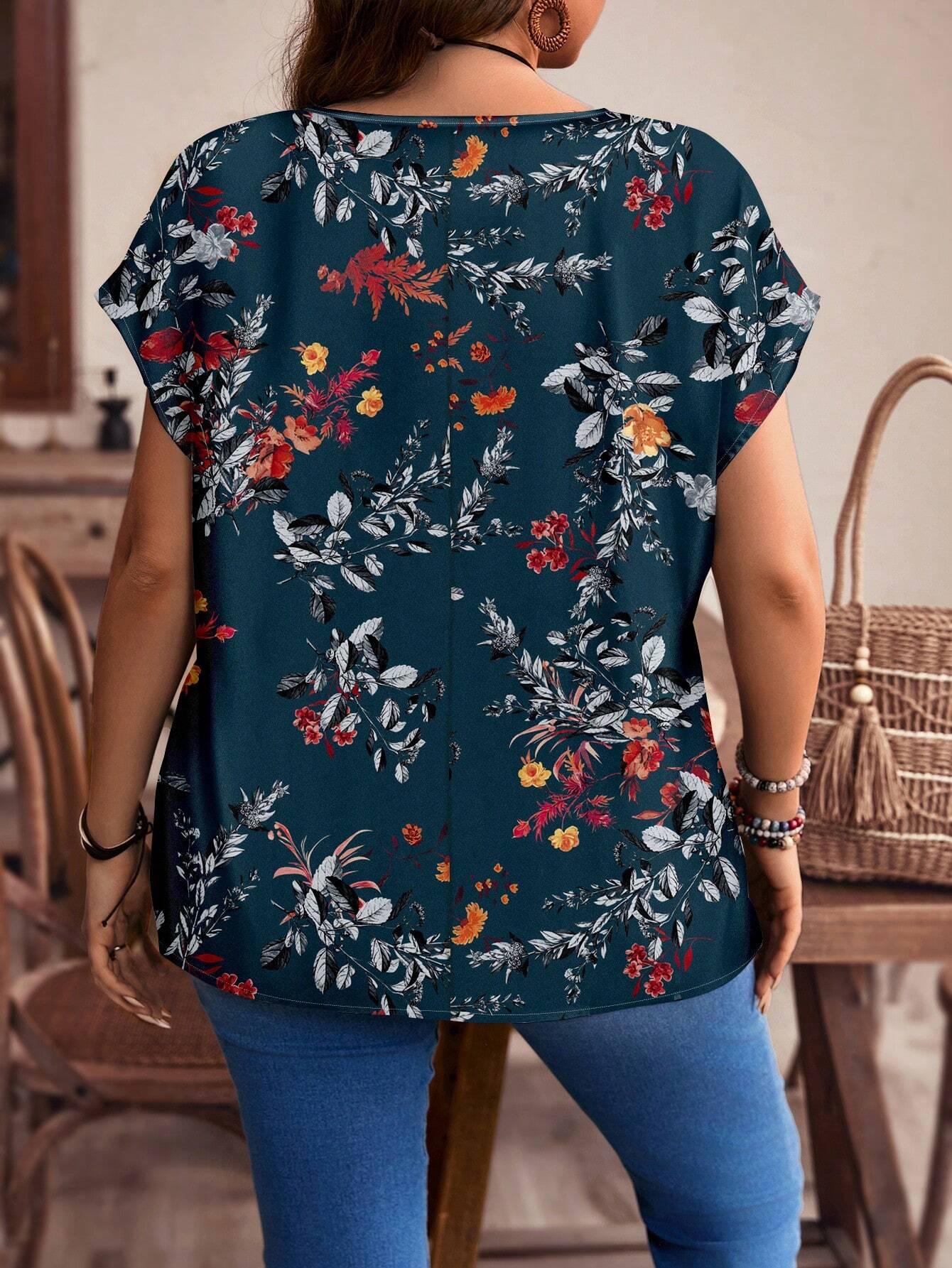 EMERY ROSE Plus Size Red Floral Pattern Casual All-Over Print Button-Up Shirt, Suitable For Autumn