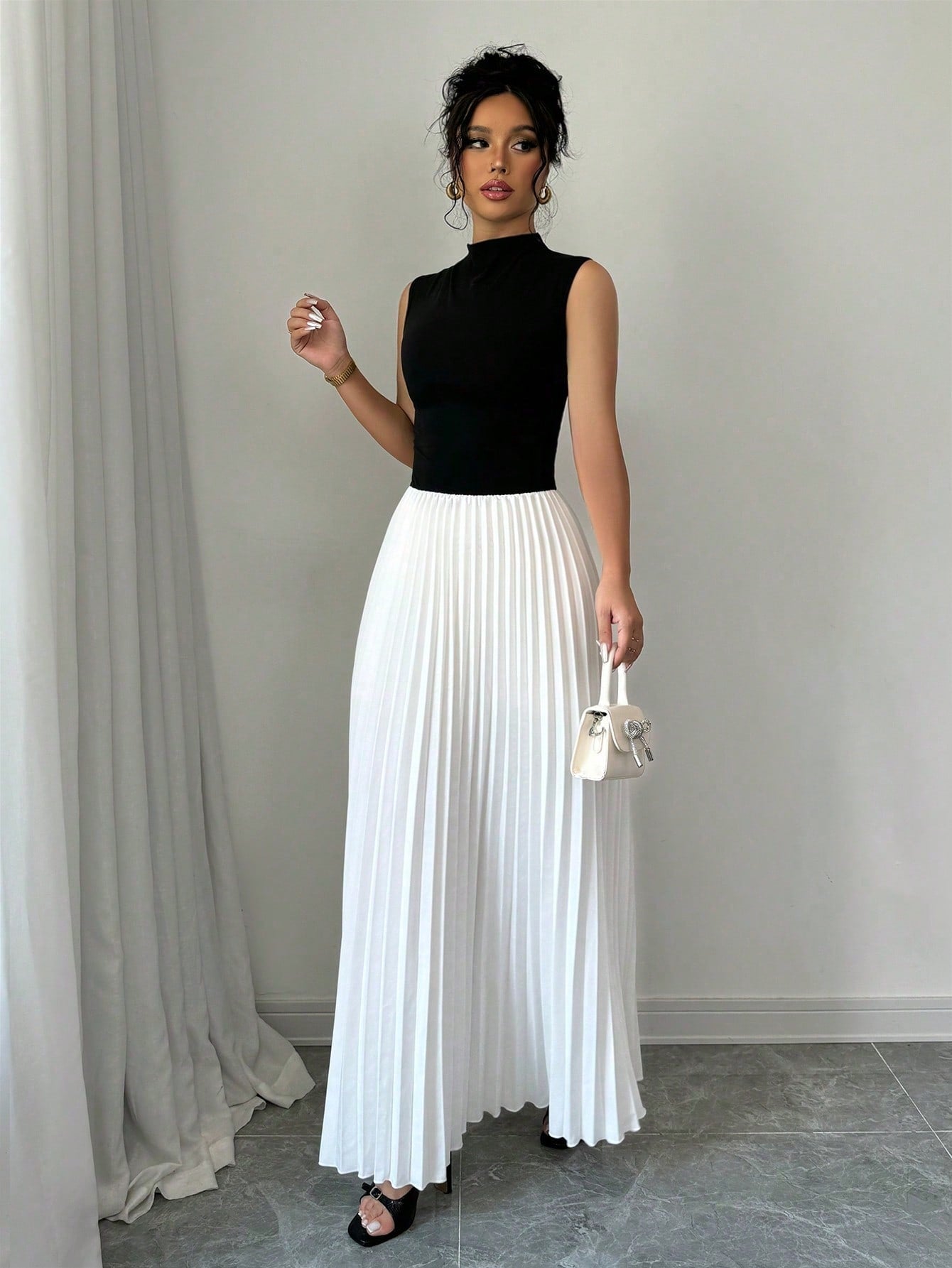 Elenzya Black & White Pleated Collar Sleeveless Elegant Dress