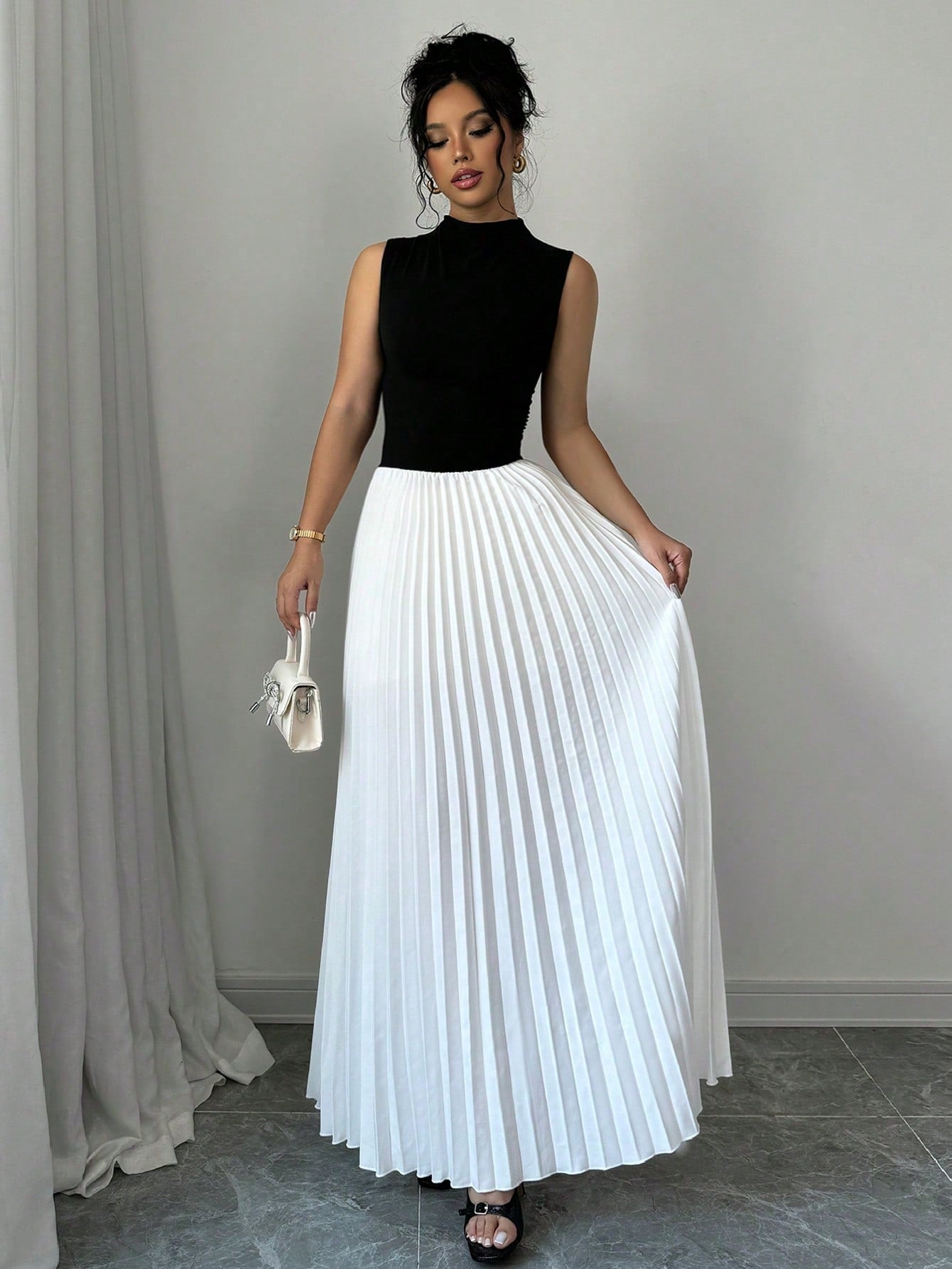 Elenzya Black & White Pleated Collar Sleeveless Elegant Dress