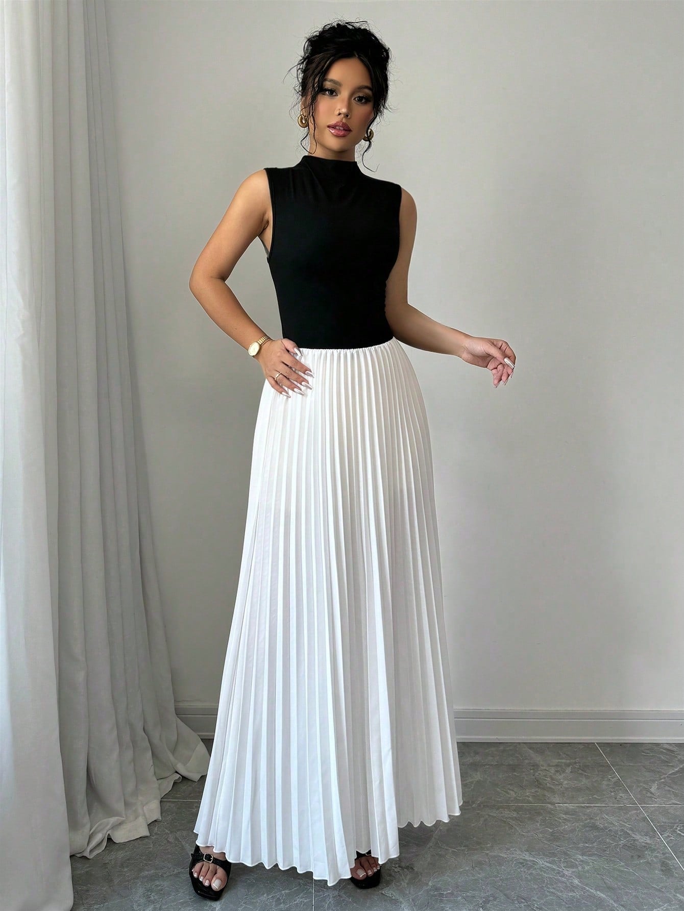 Elenzya Black & White Pleated Collar Sleeveless Elegant Dress