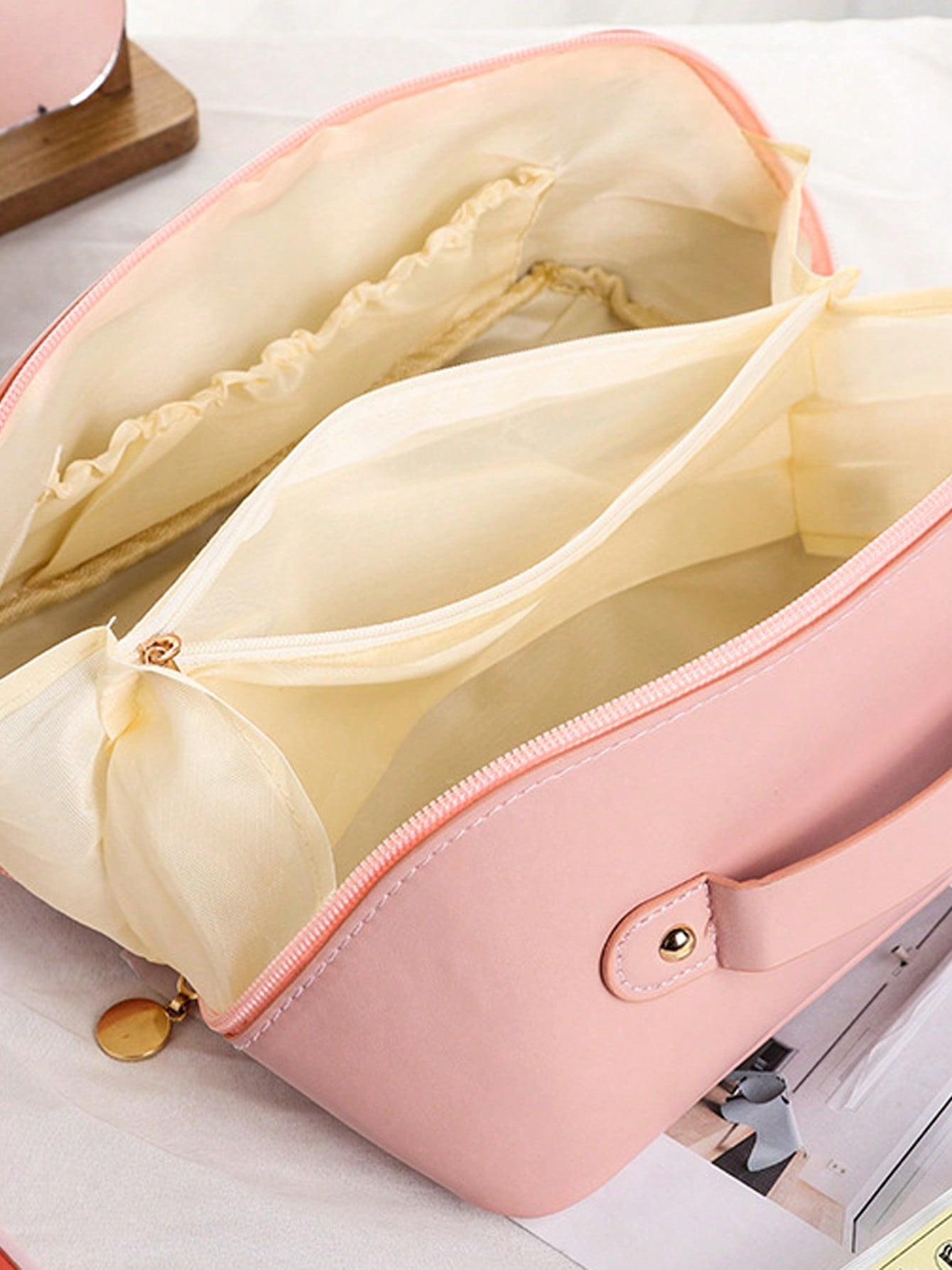 Large Capacity Cosmetic Bag,Double Layer Multifunctional Cosmetic Bag For Traveling, Women'S Toiletry Organizer Bag,Makeup Bag Makeup Pouch Skincare Bag Toiletry Bag Packing Cubes,Travel Essentials Cruise Essentials Dorm Essentials,Wedding Bridesmaid Gif