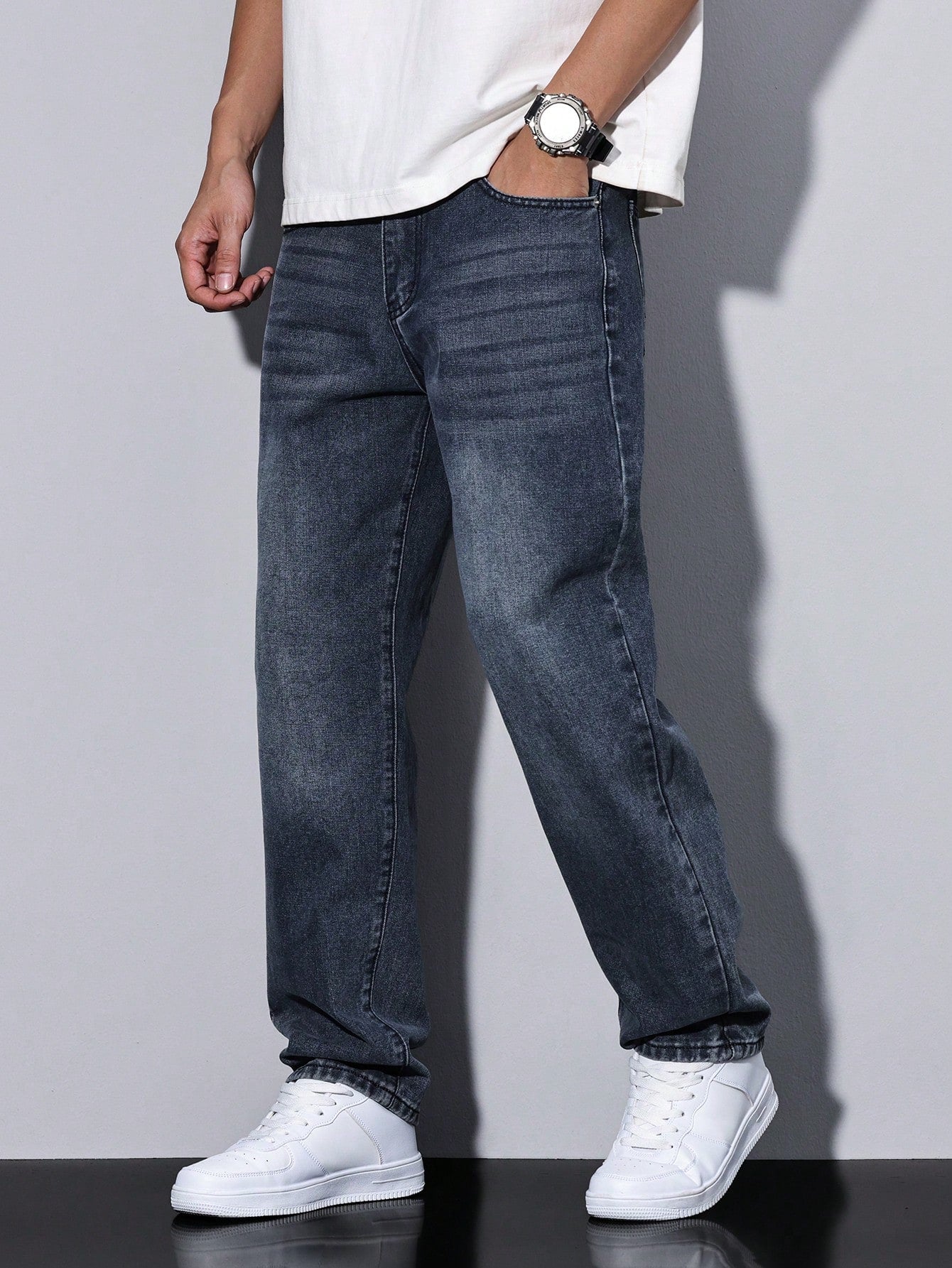 Manfinity Homme Men Washed Faded Denim Jeans