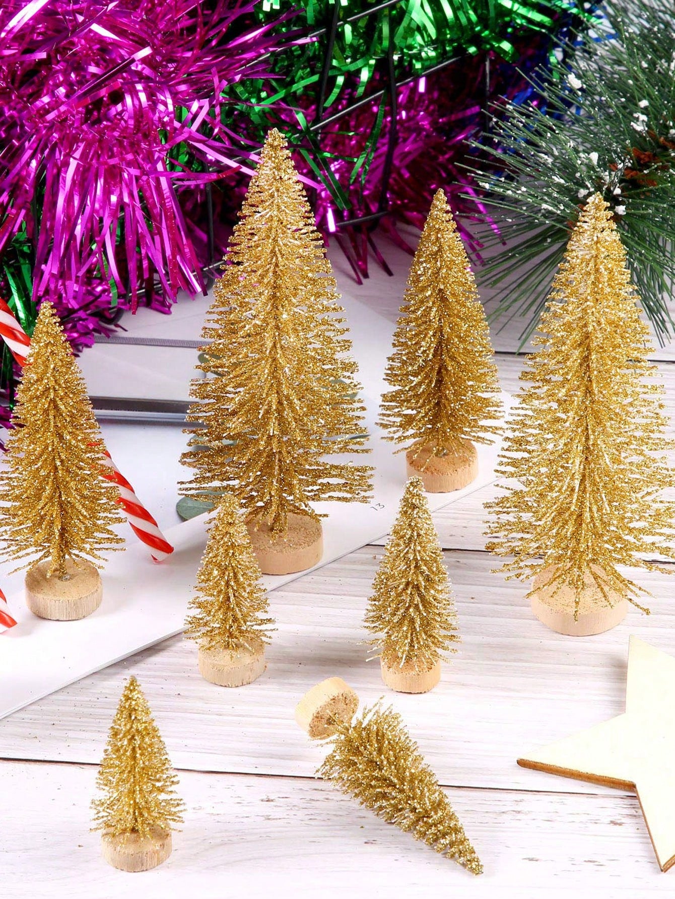 6pcs-Artificial Mini Christmas Trees, Bottle Brush Trees With Wood Base, Artificial Frosted Sisal Xmas Tree, DIY Crafts Mini Pine Tree For Christmas Decor,Christmas Party,Home,Table Craft Decorations,Winter Ornaments(Gold)