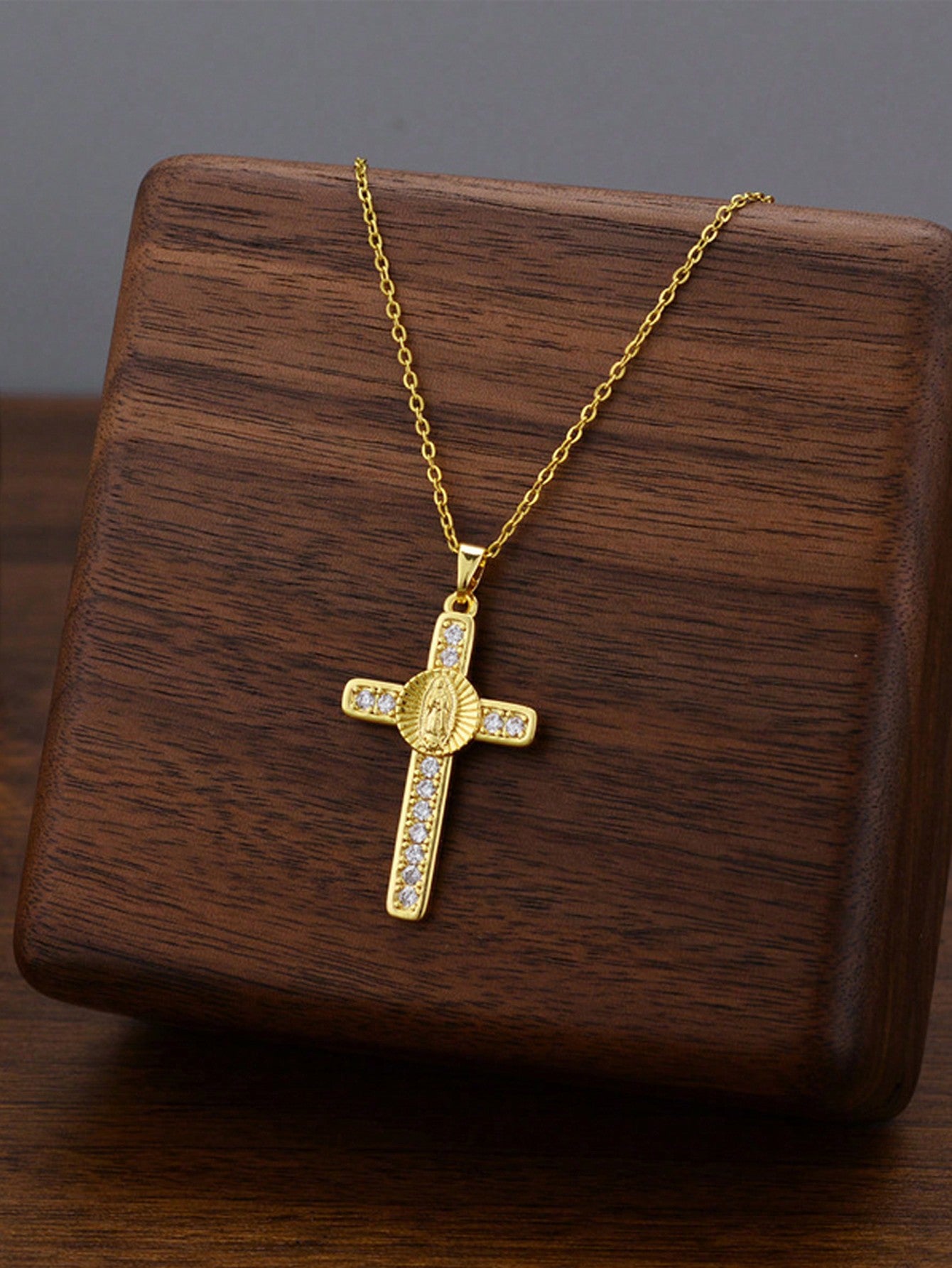 Fashion Design Sense Cross Madonna Pendant Necklace Light Luxury High Sense Titanium Steel Clavicle Chain Ideal Gift Choice