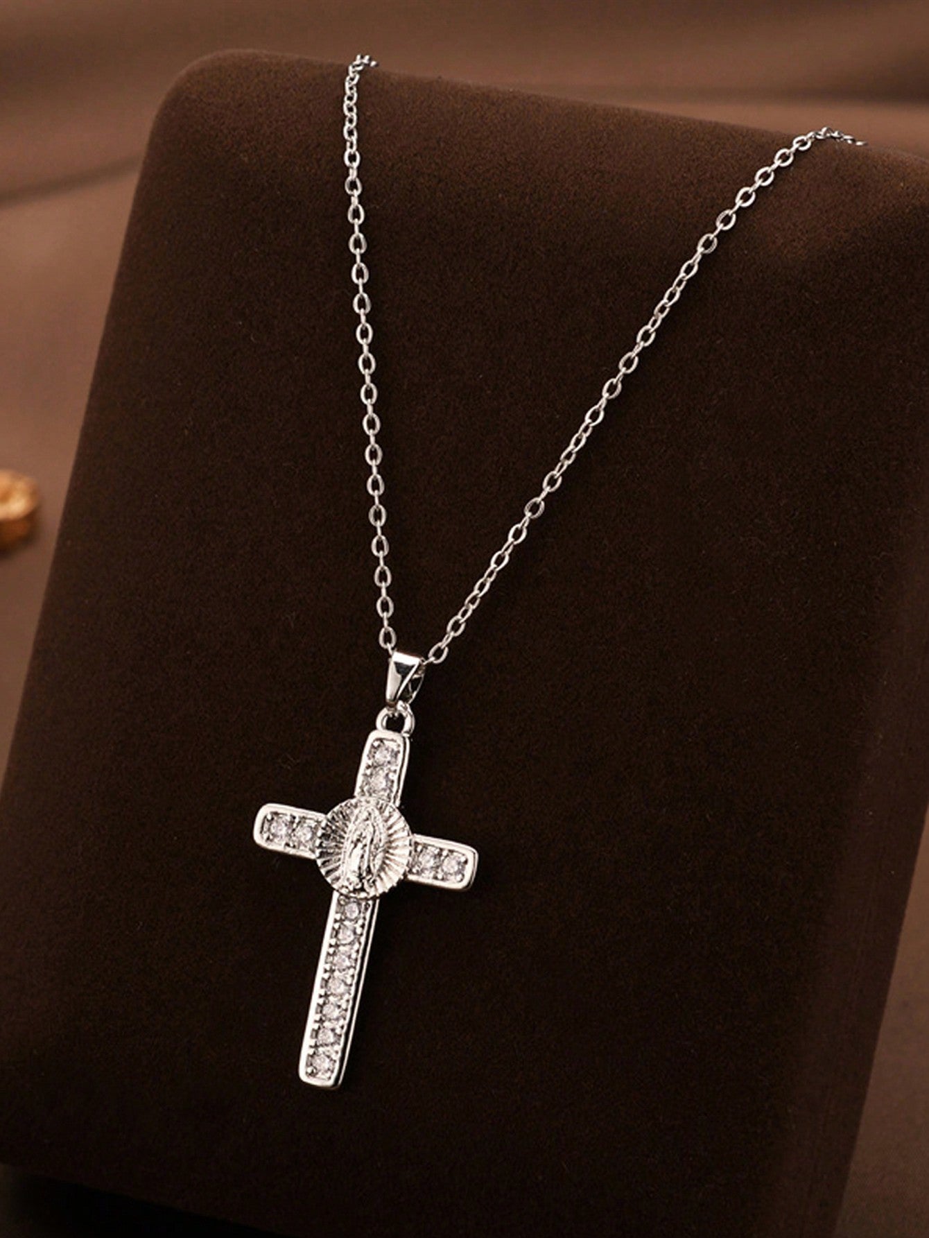 Fashion Design Sense Cross Madonna Pendant Necklace Light Luxury High Sense Titanium Steel Clavicle Chain Ideal Gift Choice