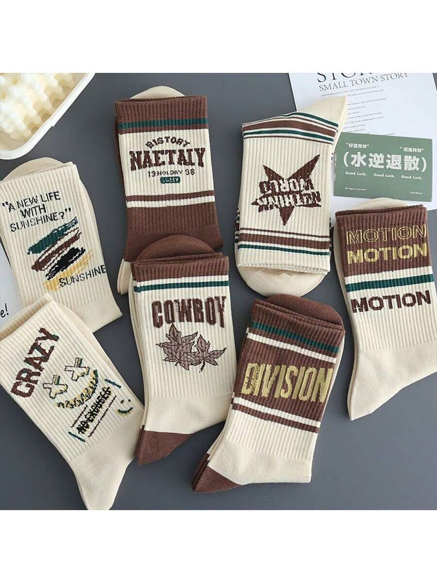 5 Pairs Random Letter Print Crew Socks For Men, Vintage American Style Athletic Basketball Socks, Trendy Tall Socks For Autumn/Winter