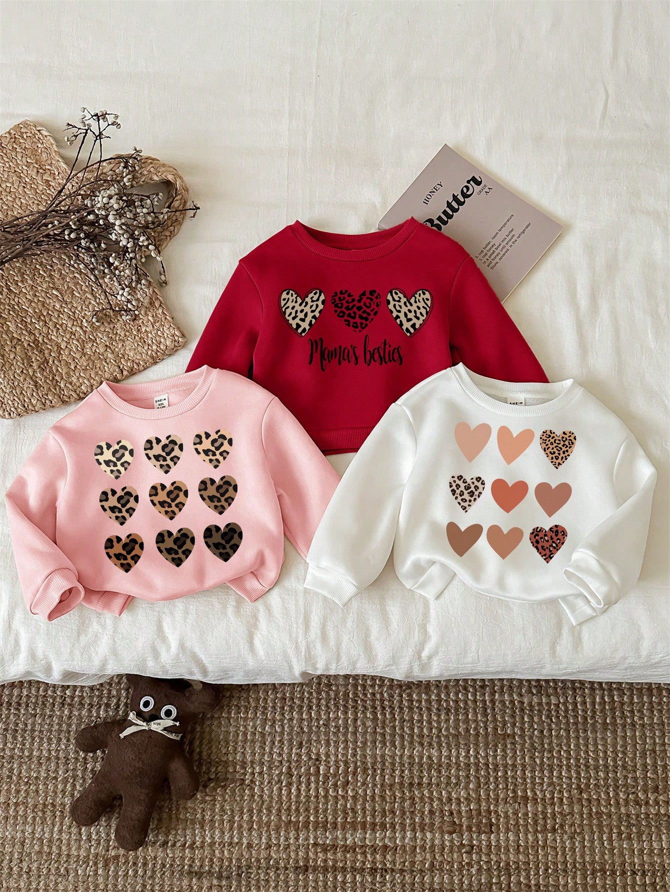 3pcs/Set Baby Girl Casual Chic Cute Cartoon Leopard & Heart Print White, Beige, Camel Thickened Thermal Lined Crew Neck Pullover Sweatshirts, Suitable For Autumn & Winter