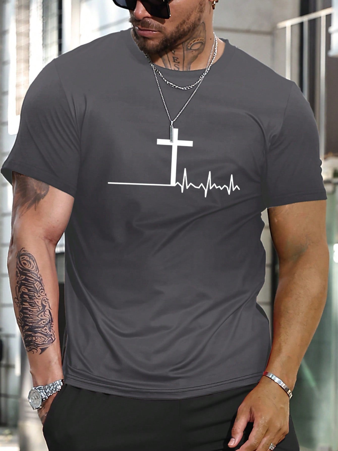 Manfinity Homme Men Summer Casual Short Sleeve T-Shirt With ECG And Cross Print