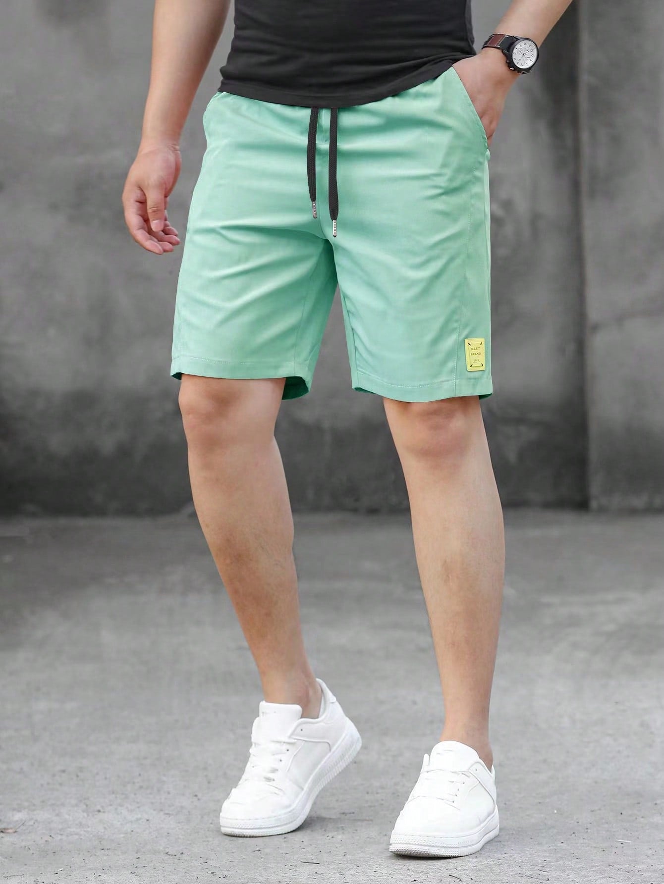 Manfinity Homme Loose Fit Men's Shorts With Letter Patch And Drawstring Waist