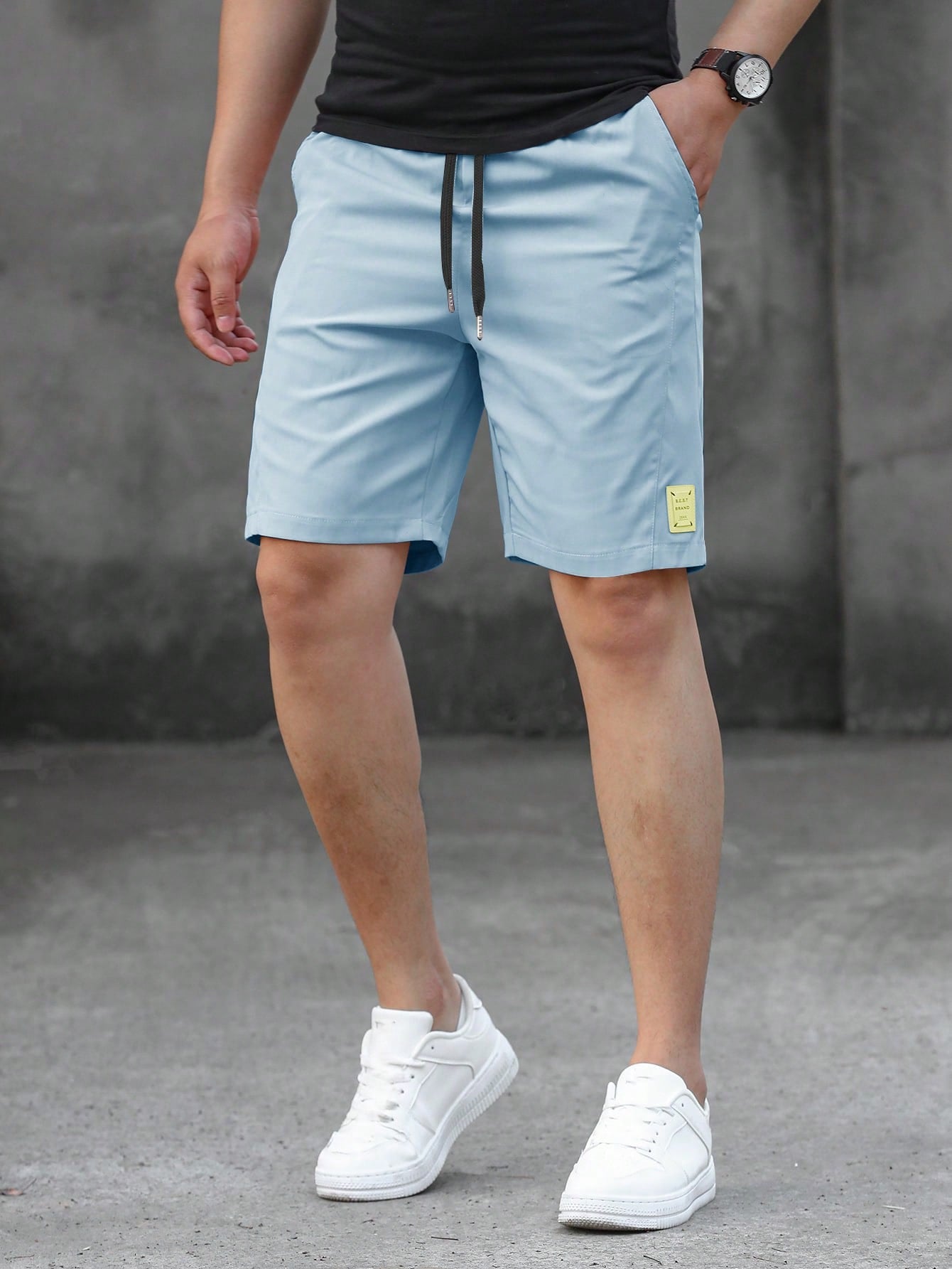 Manfinity Homme Loose Fit Men's Shorts With Letter Patch And Drawstring Waist