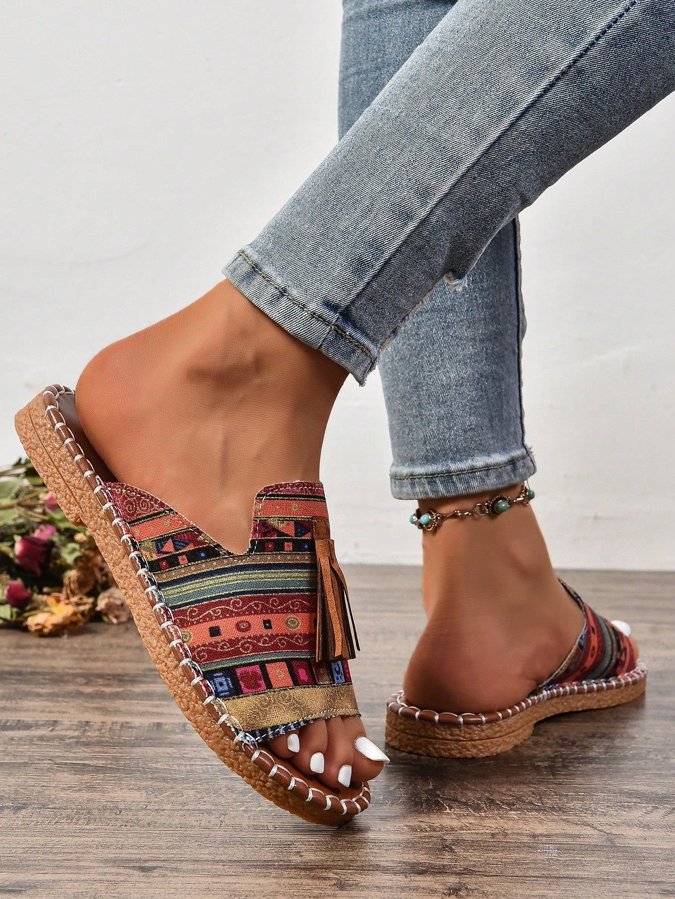 Ladies' Fringe Decor Ethnic Style Flat Sandals, Waterproof Beach Slippers, Slip-Resistant Outdoor Fashionable Match-All Shoes