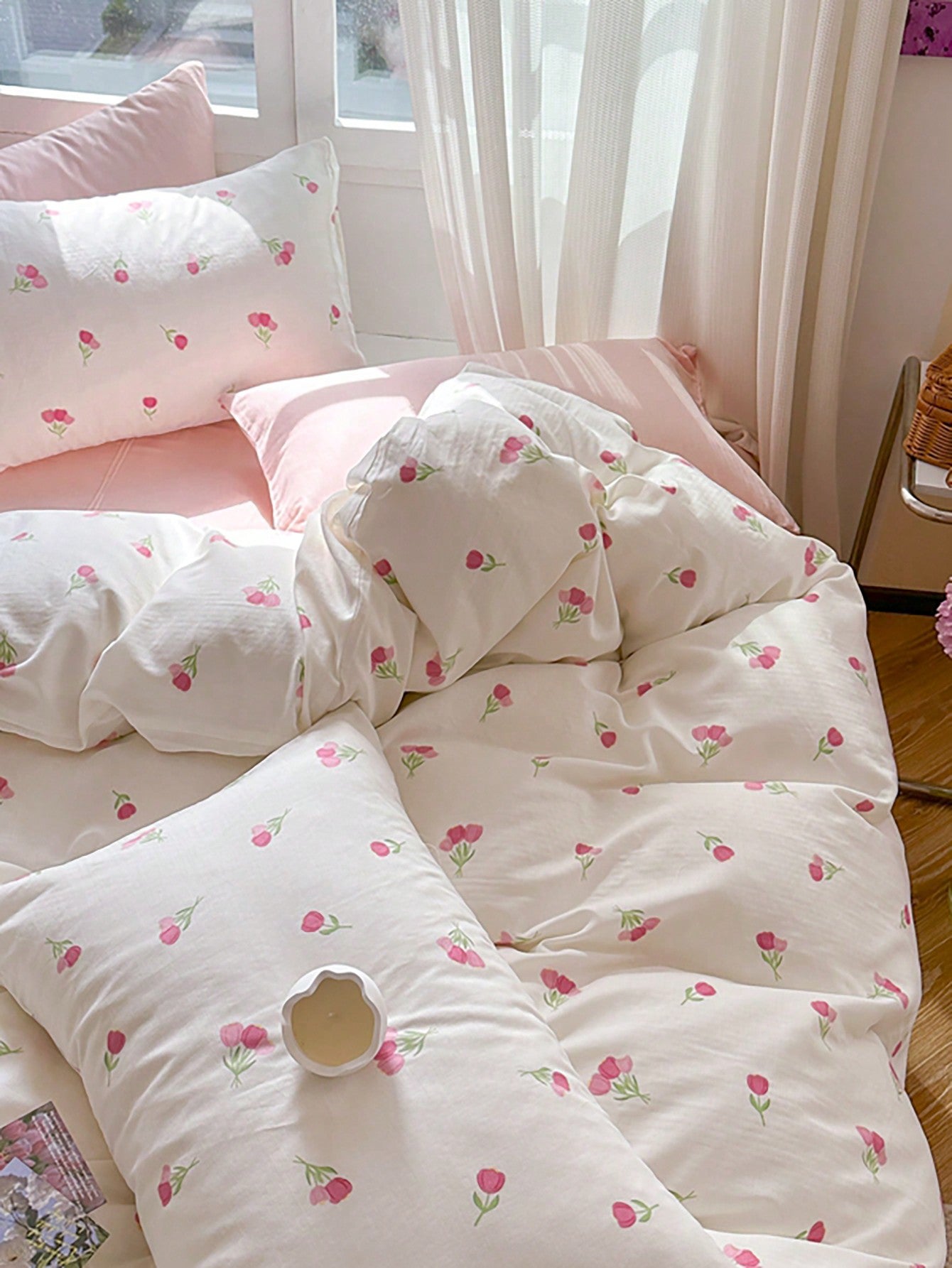 3pcs  Four Seasons Cute Tulip Print Three Pieces Set With 2 Pillow Covers And 1 Duvet Cover Comforter Set (Does Not Include Inner Core Or Bed Sheet)