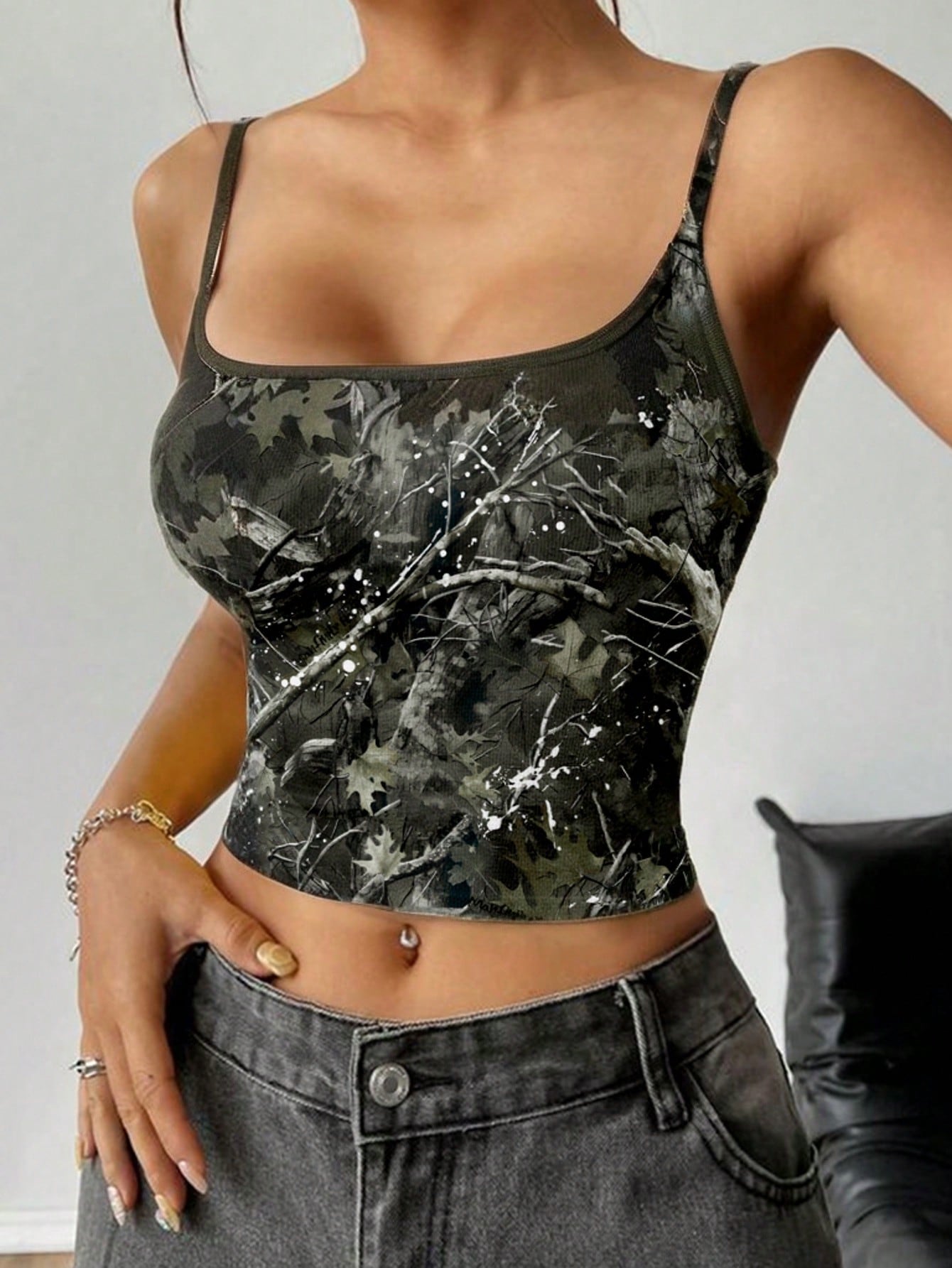 EZwear Women's Casual Retro Grunge Maple Leaf & Branch Print Sexy Camisole, Suitable For Autumn