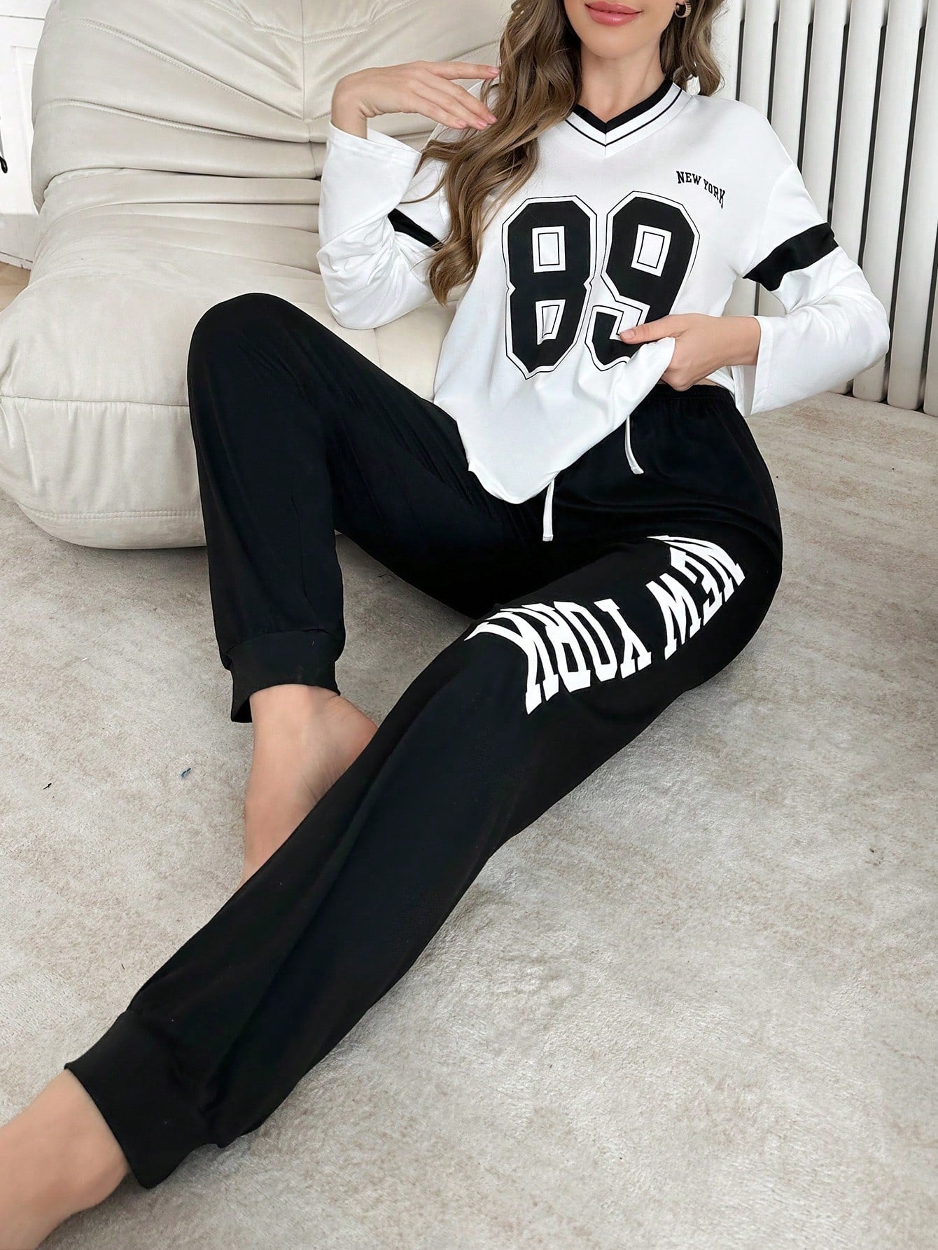 Women Contrast Slogan Print V-Neck Long Sleeve Pajama Set