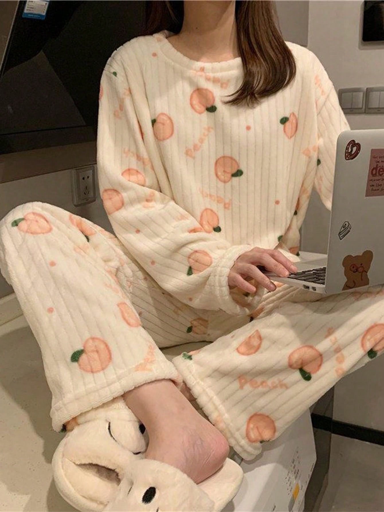 2pcs Winter Coral Fleece Pajama Set, Warm Sleepwear Pants, Fresh Fruit Print Lounge Set