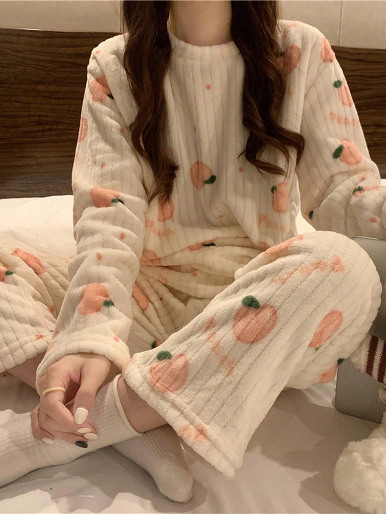 2pcs Winter Coral Fleece Pajama Set, Warm Sleepwear Pants, Fresh Fruit Print Lounge Set