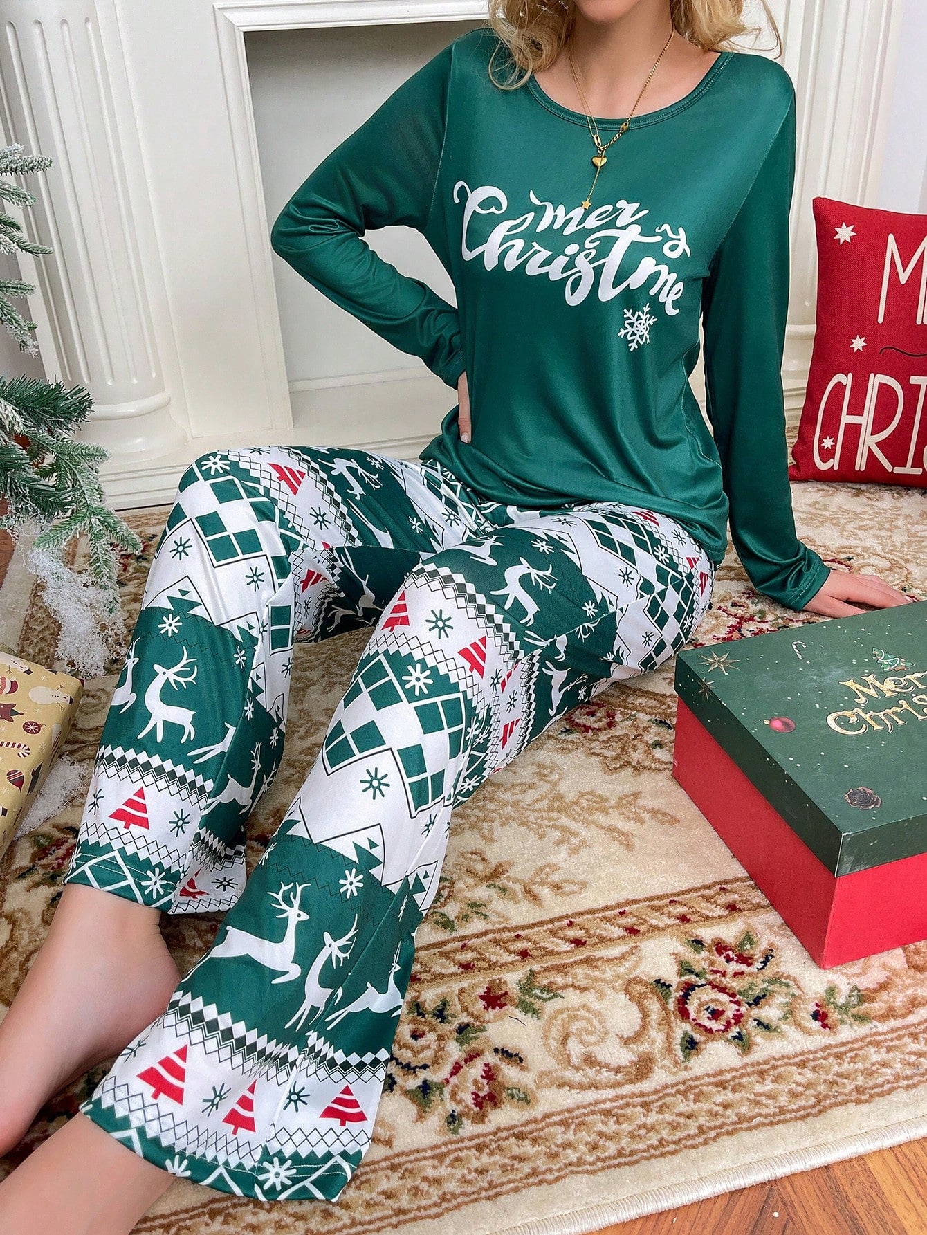 Christmas Element Graphic Print Round Neck Long Sleeve Loungewear Set