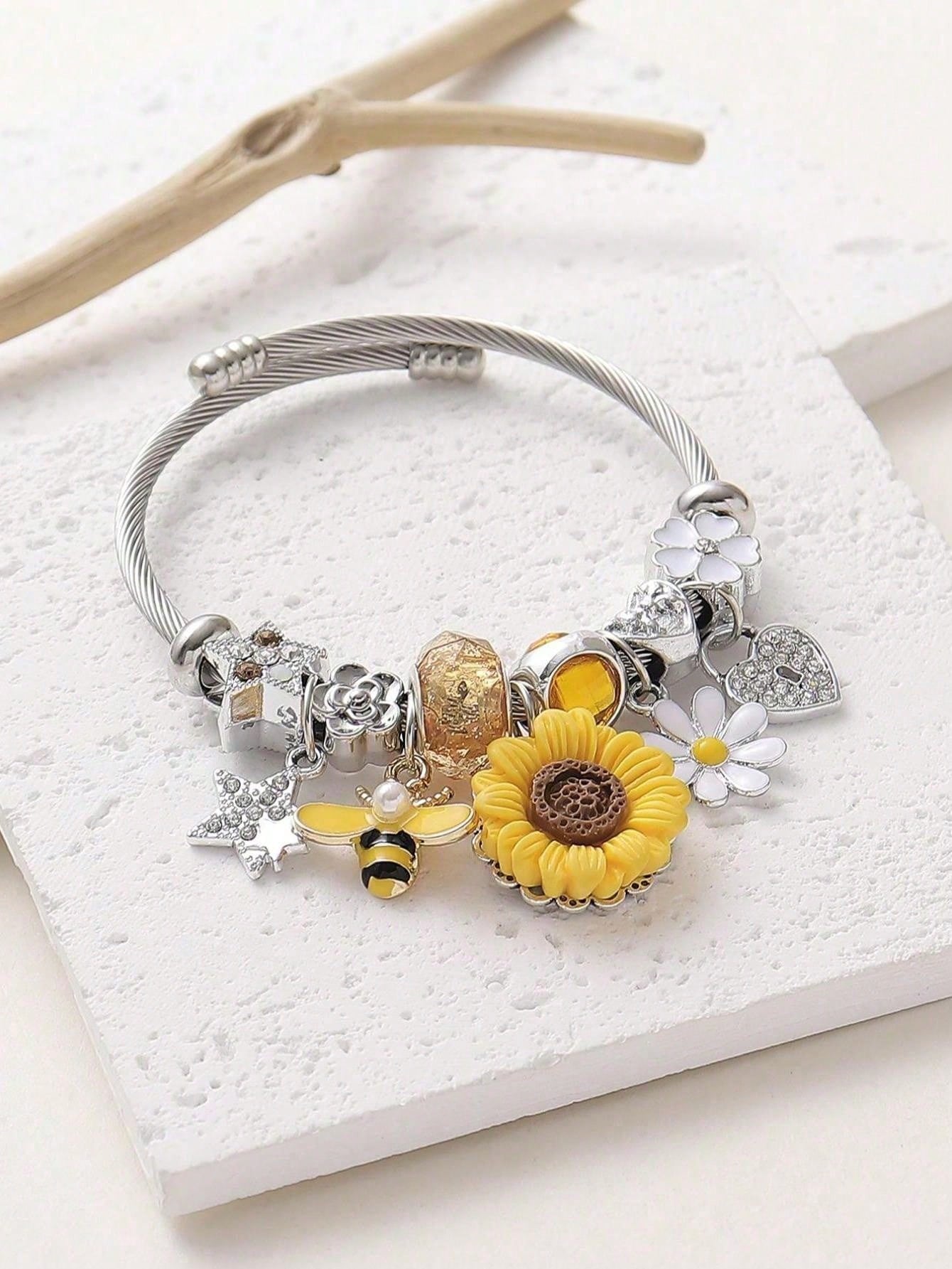 1pc Fashionable Elegant Versatile Luxury Faux Diamond Resin Sunflower, Daisy, Bee & Star Pattern Stainless Steel Bangle Bracelet, Gift For Parties, Nightclubs, Banquets, Vacations & Everyday Wear