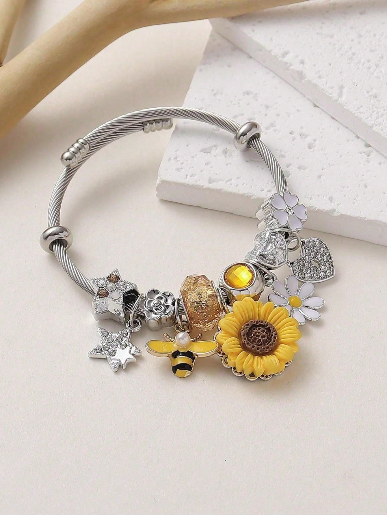 1pc Fashionable Elegant Versatile Luxury Faux Diamond Resin Sunflower, Daisy, Bee & Star Pattern Stainless Steel Bangle Bracelet, Gift For Parties, Nightclubs, Banquets, Vacations & Everyday Wear