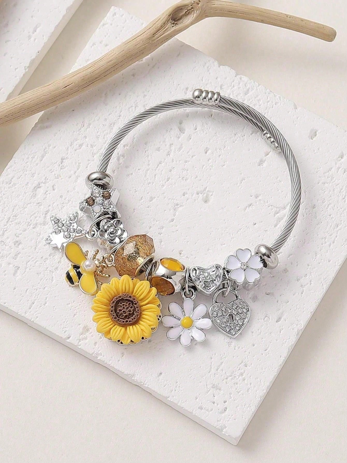 1pc Fashionable Elegant Versatile Luxury Faux Diamond Resin Sunflower, Daisy, Bee & Star Pattern Stainless Steel Bangle Bracelet, Gift For Parties, Nightclubs, Banquets, Vacations & Everyday Wear