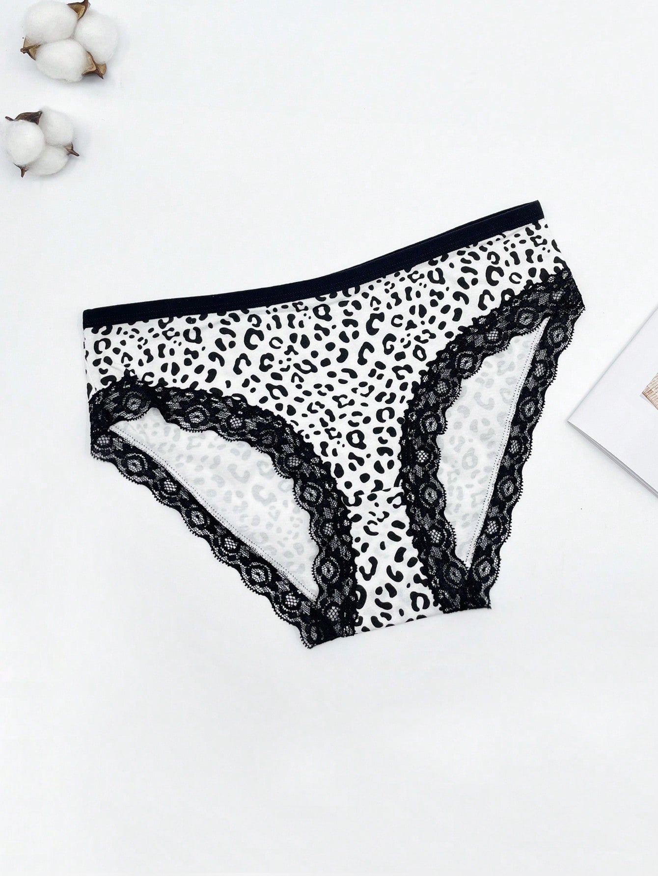 5pcs Women Simple Fashion Printed Solid And Leopard Color-Block Lace Trim Comfortable Bikini Underwear