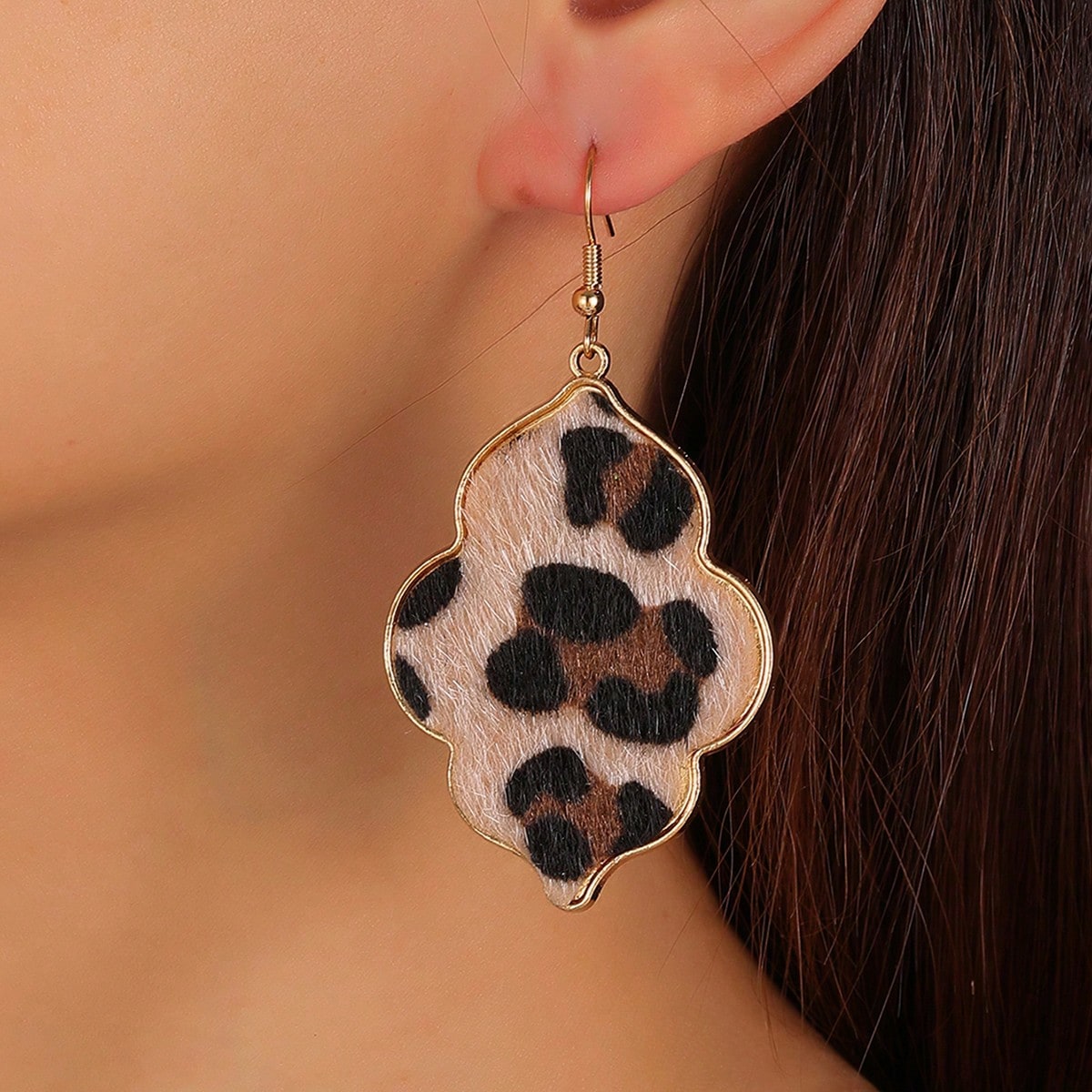 1 Pair Vintage Baroque Style Leopard Pattern Metal Stud Earrings With Velvet